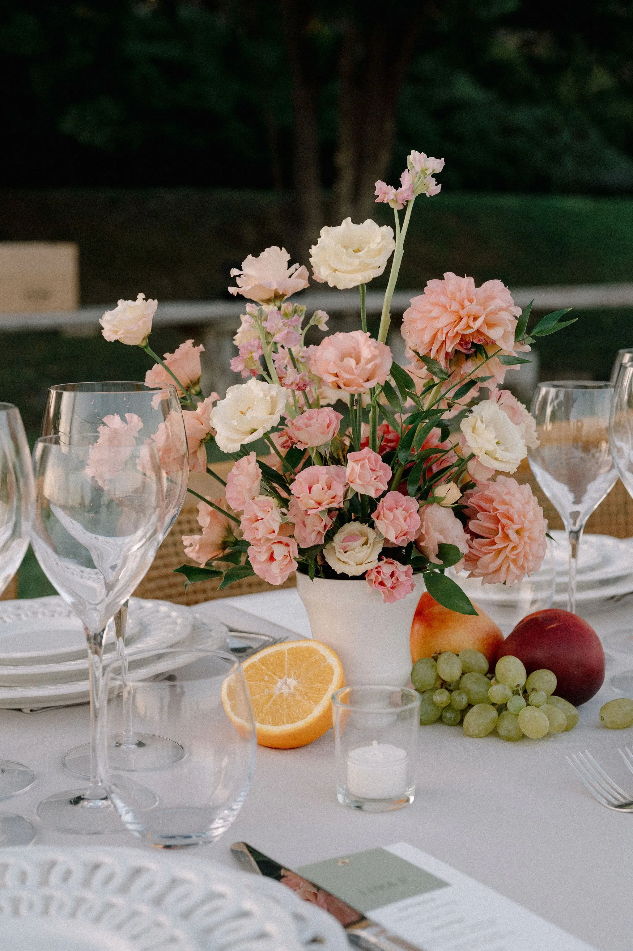 harvesia-floral-wedding-tuscany-elegant-dinner-39.jpg