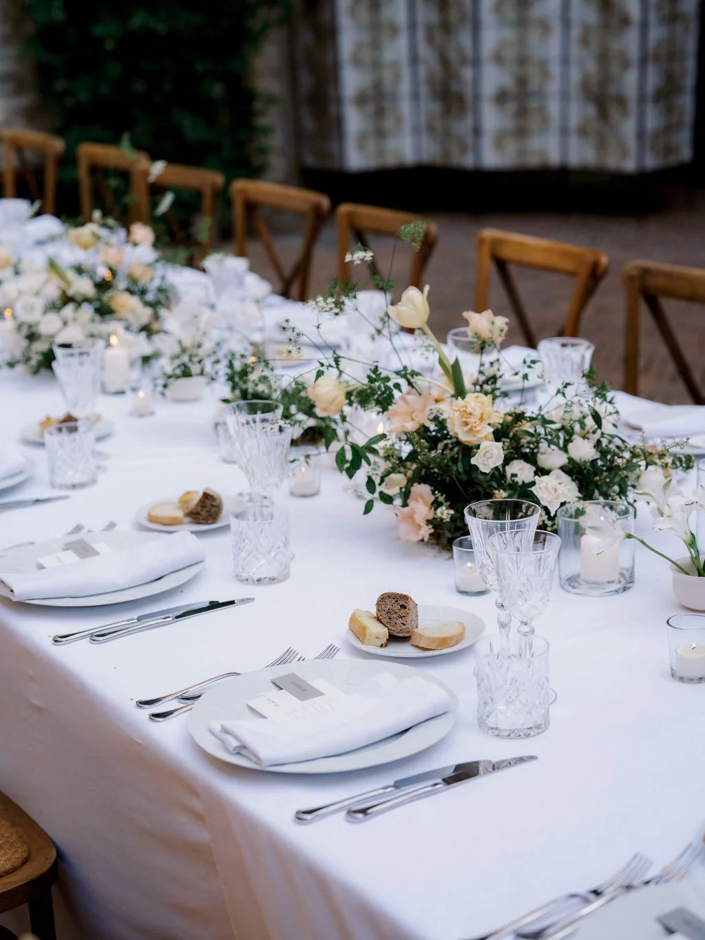 harvesia-floral-wedding-in-tuscany-floral-design-tablescape13.JPG