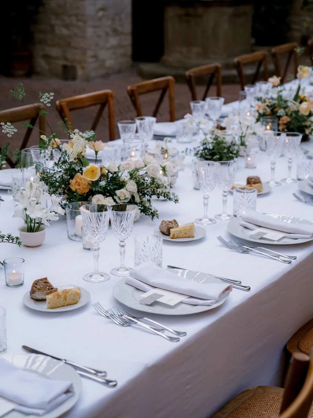 harvesia-floral-wedding-in-tuscany-floral-design-tablescape11.JPG