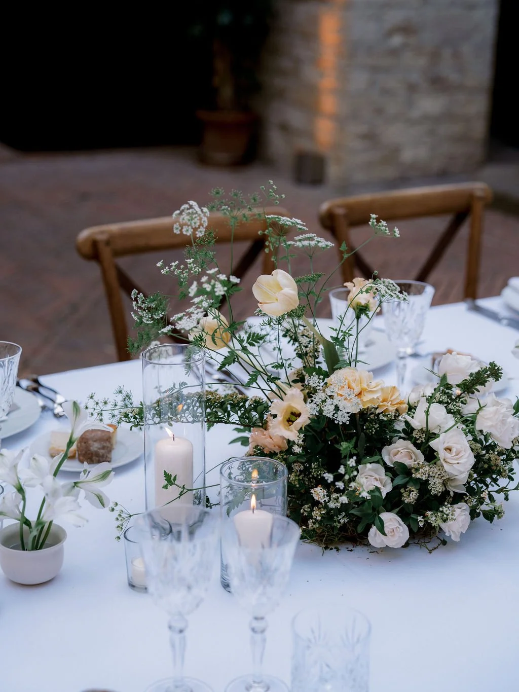 harvesia-floral-wedding-in-tuscany-floral-design-tablescape15.JPG