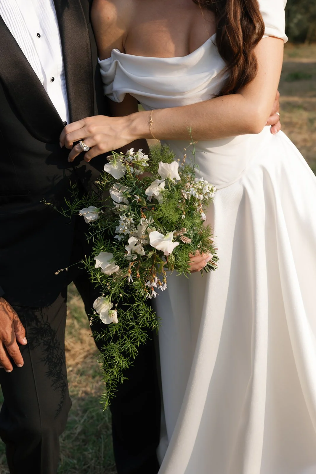 contemporary-wedding-in-tuscany-harvesia-floral-design-countryside-wedding-73.jpg