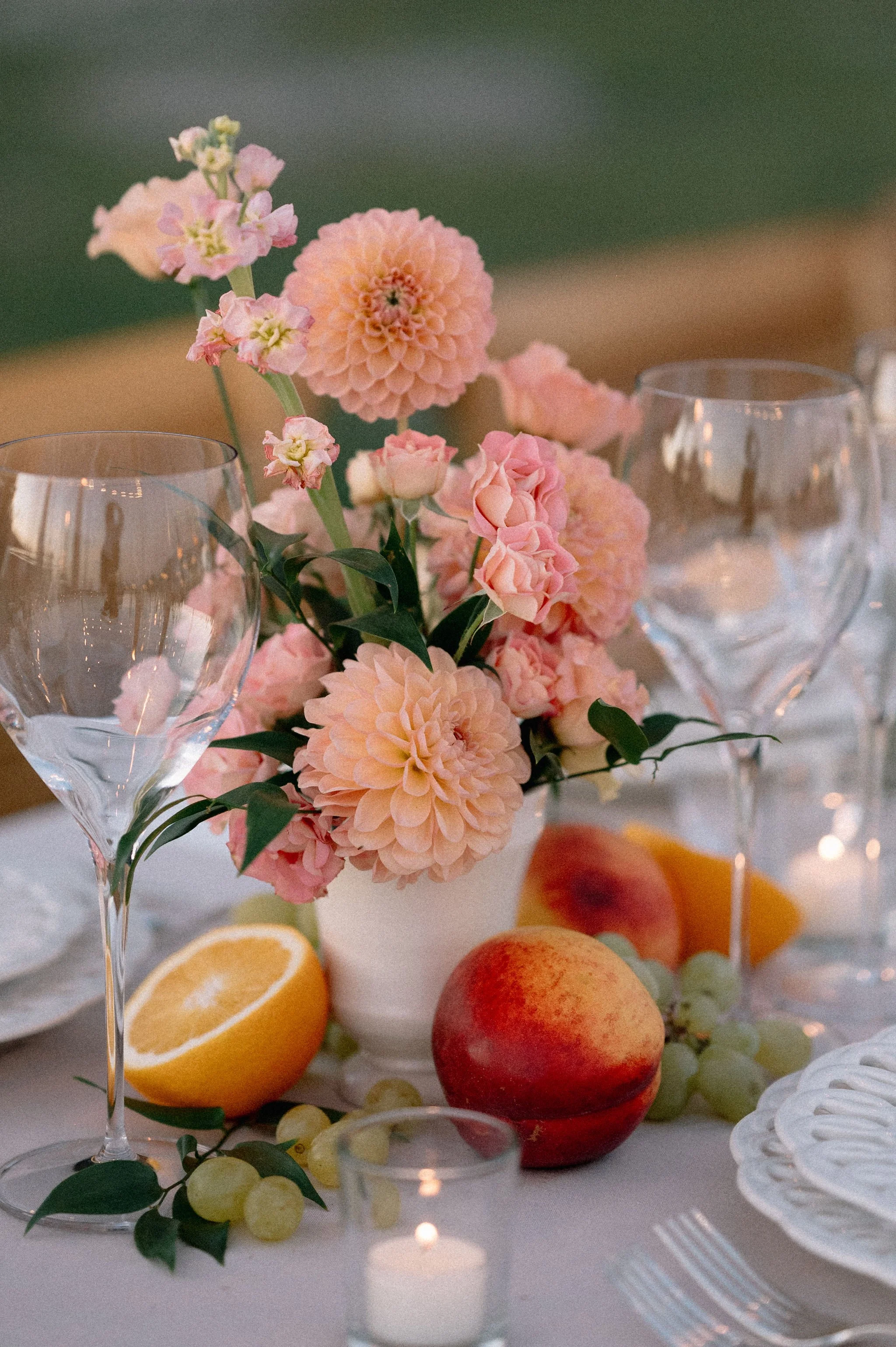 harvesia-floral-wedding-tuscany-elegant-dinner-42.jpg