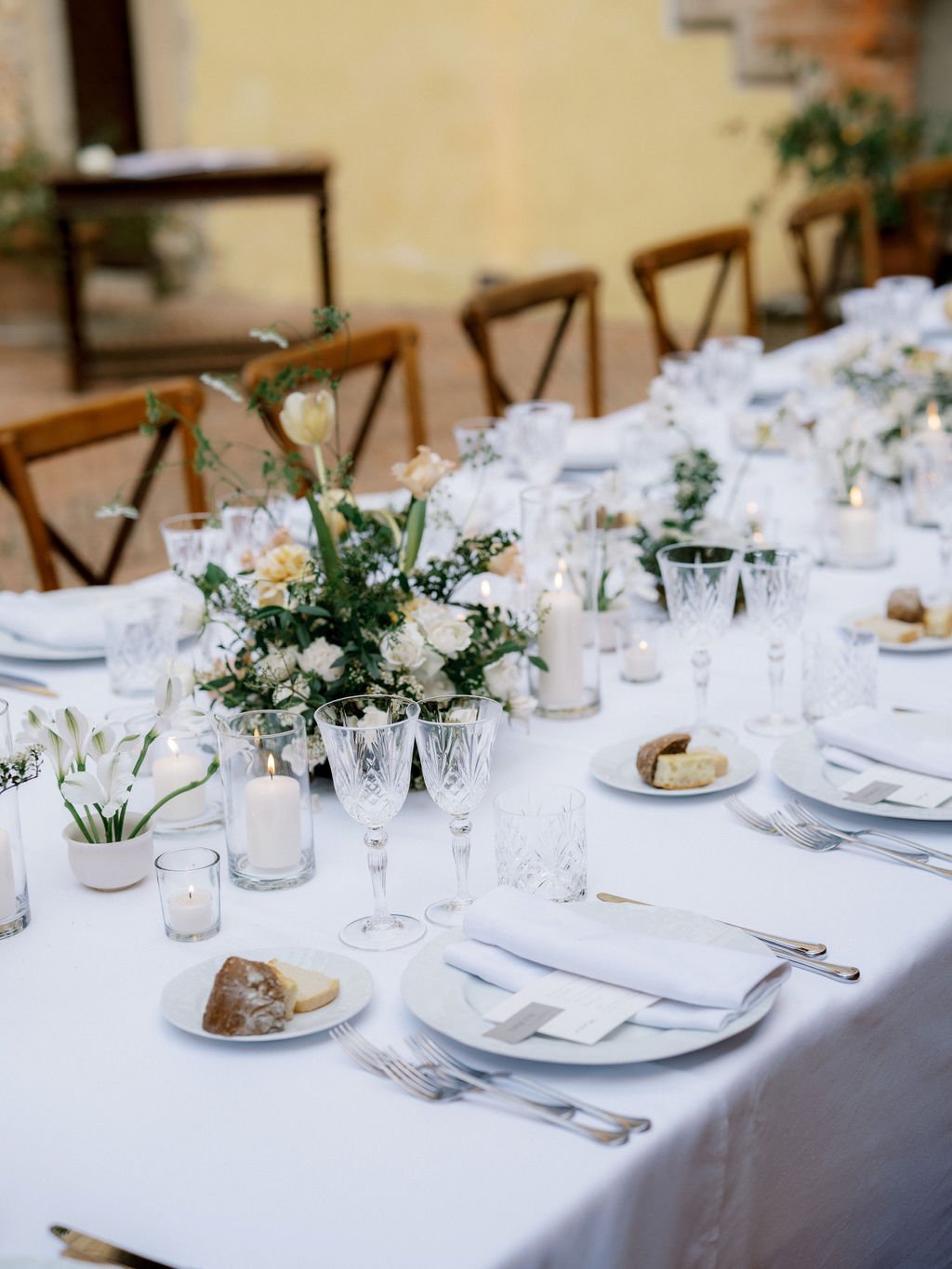 harvesia-floral-wedding-in-tuscany-floral-design-tablescape17.JPG