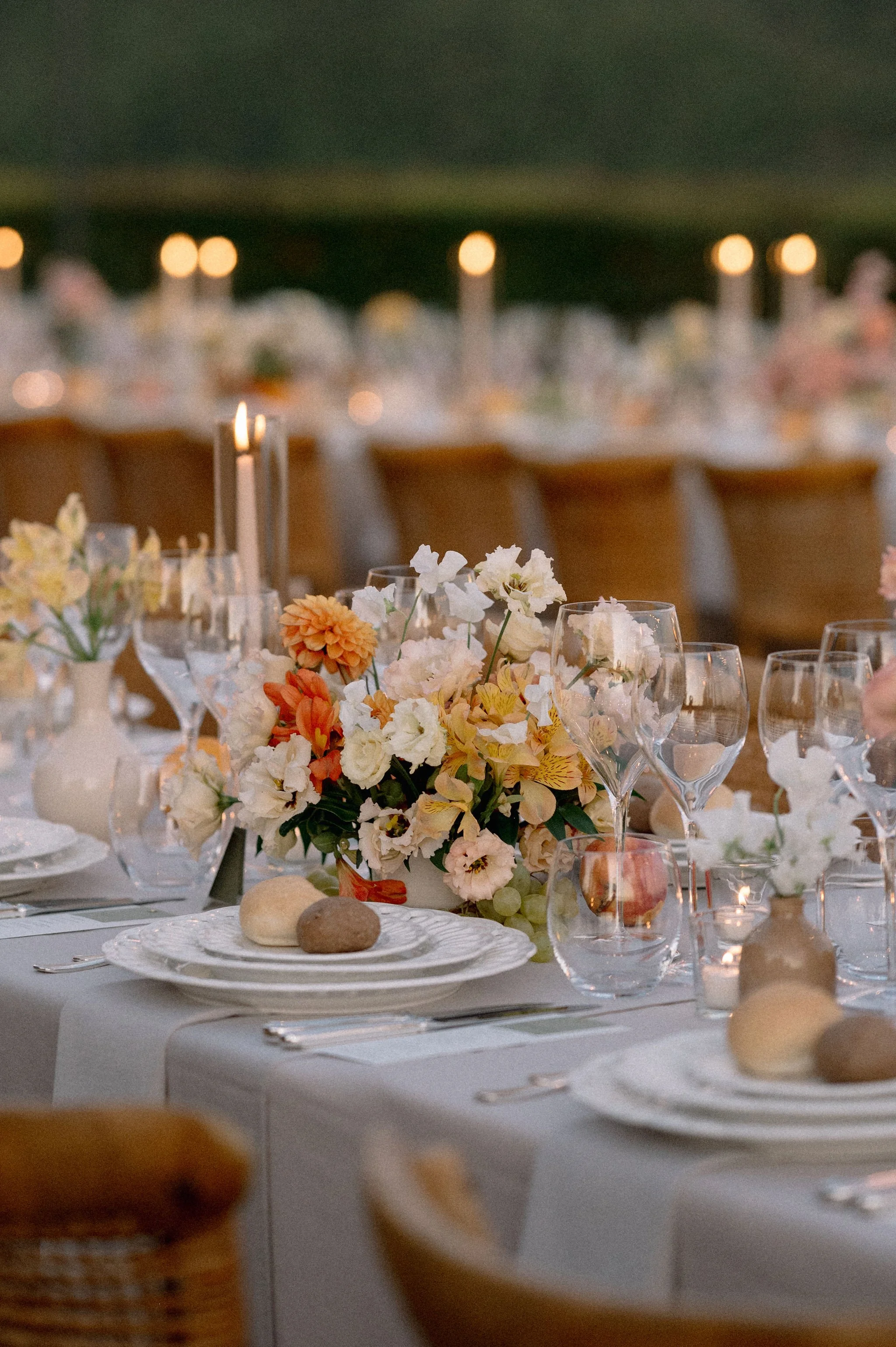 harvesia-floral-wedding-tuscany-elegant-dinner-50.jpg