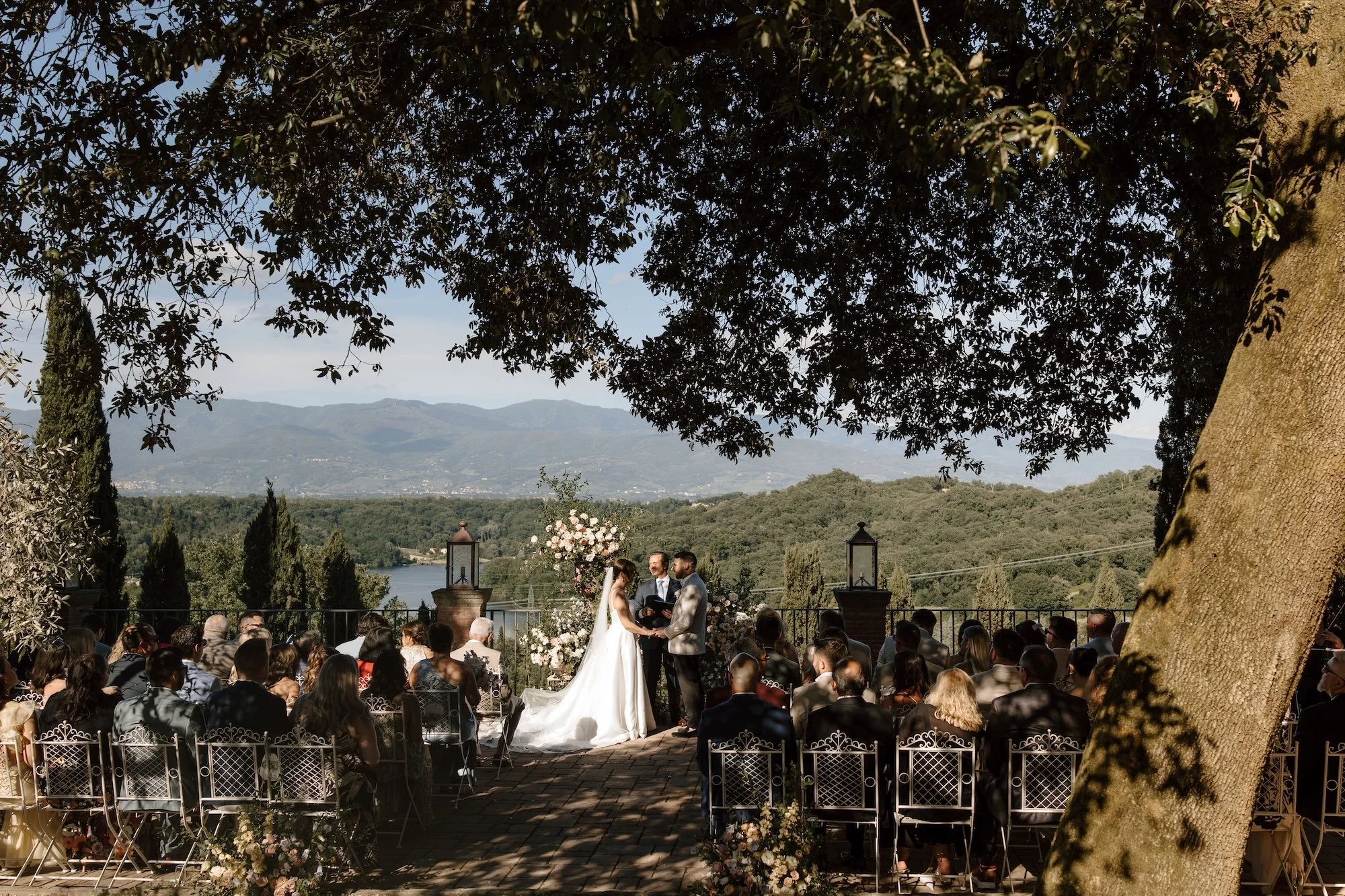 luxury-wedding-tuscany-natural-floral-design-harvesia-16.jpg