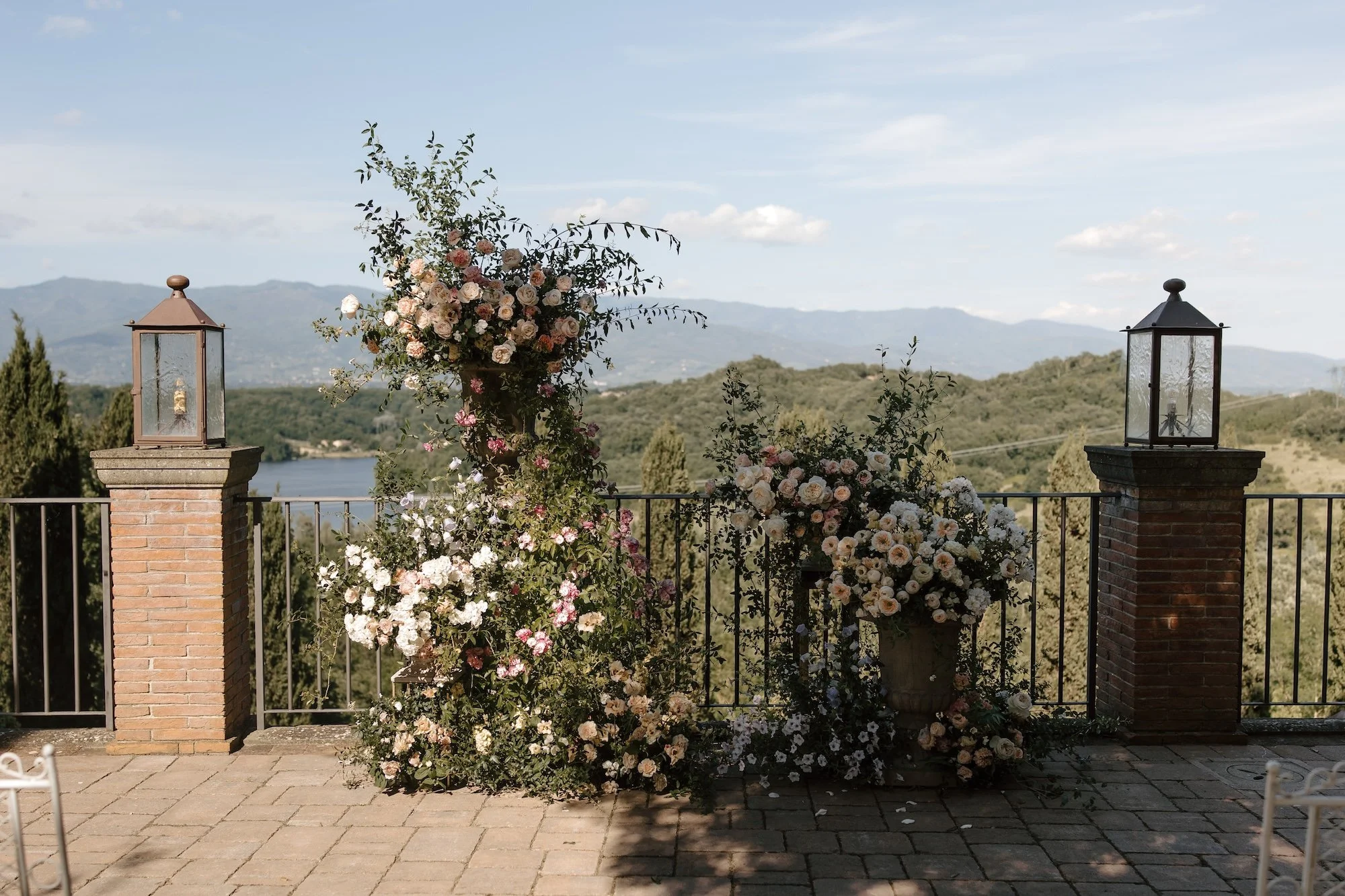 luxury-wedding-tuscany-natural-floral-design-harvesia-4.jpg
