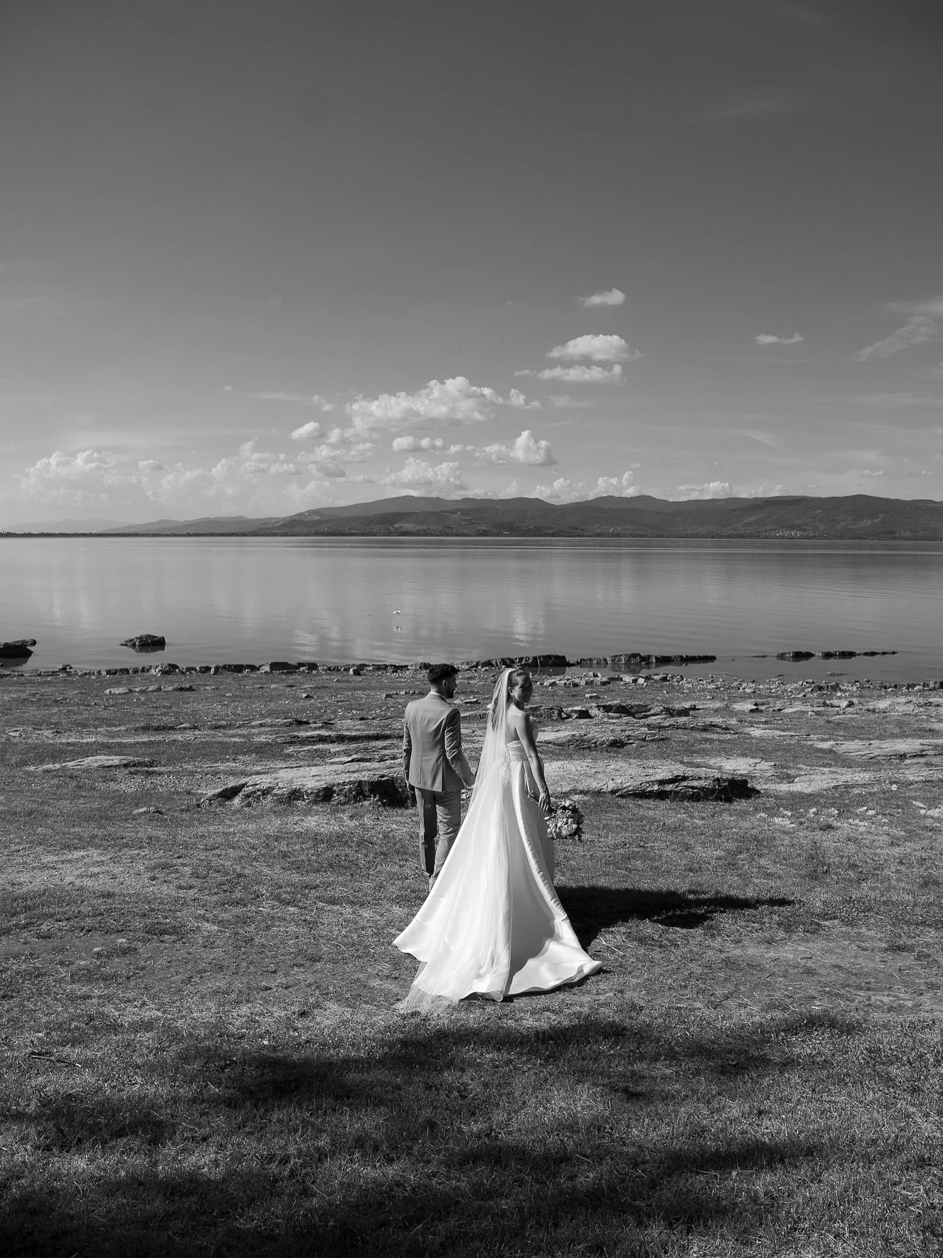 nothing but sunshine, smiles &amp; amore 💛

#tuscanywedding #tuscanyweddingphotographer