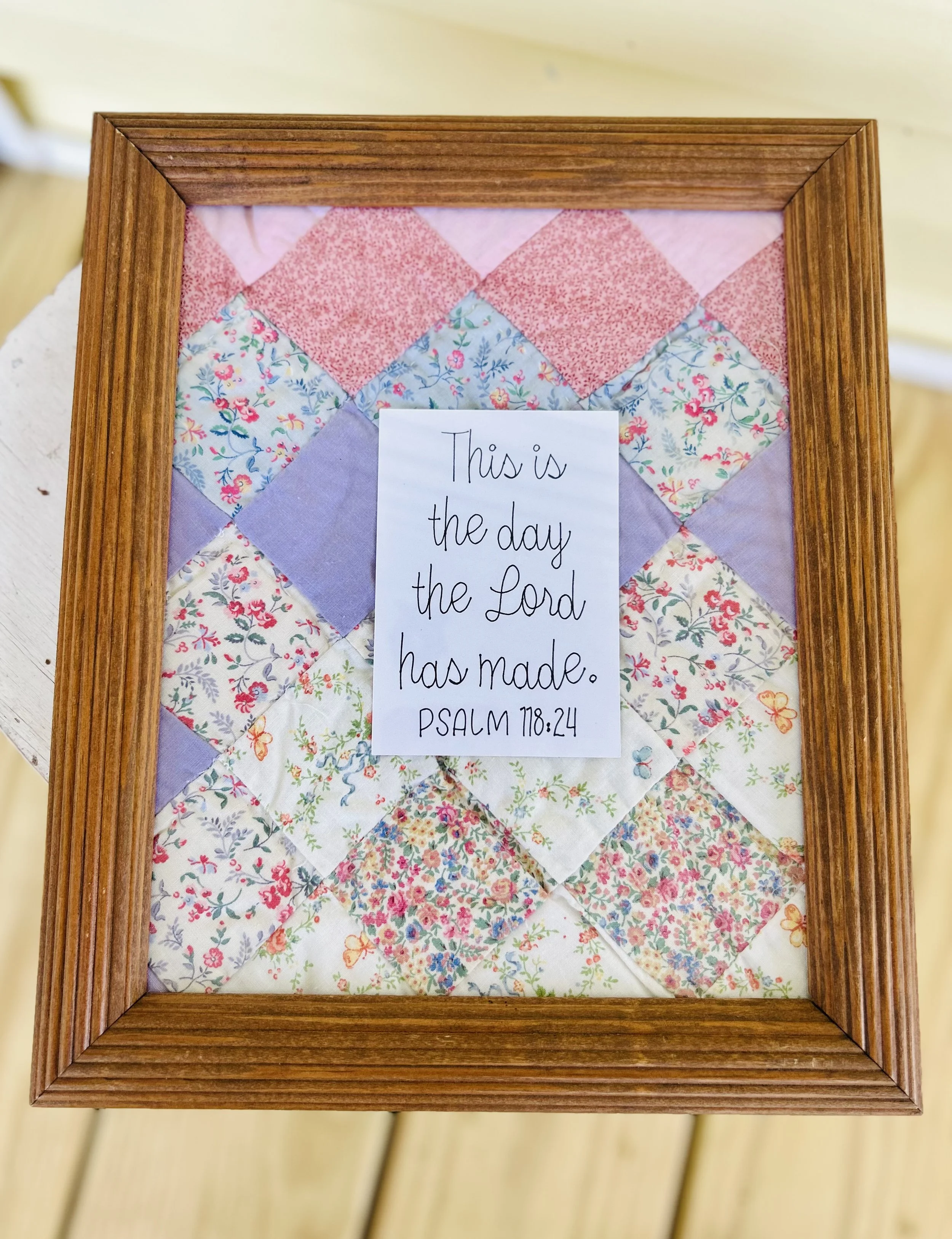 8x10 Vintage Quilt Frame – Psalm 118:24