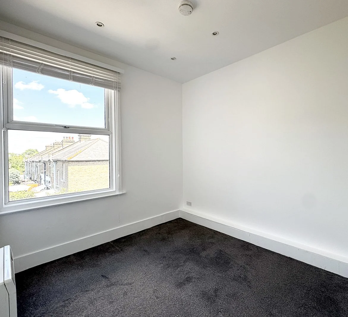 Flat 4 293 Brownhill Road_bedroom2.jpg