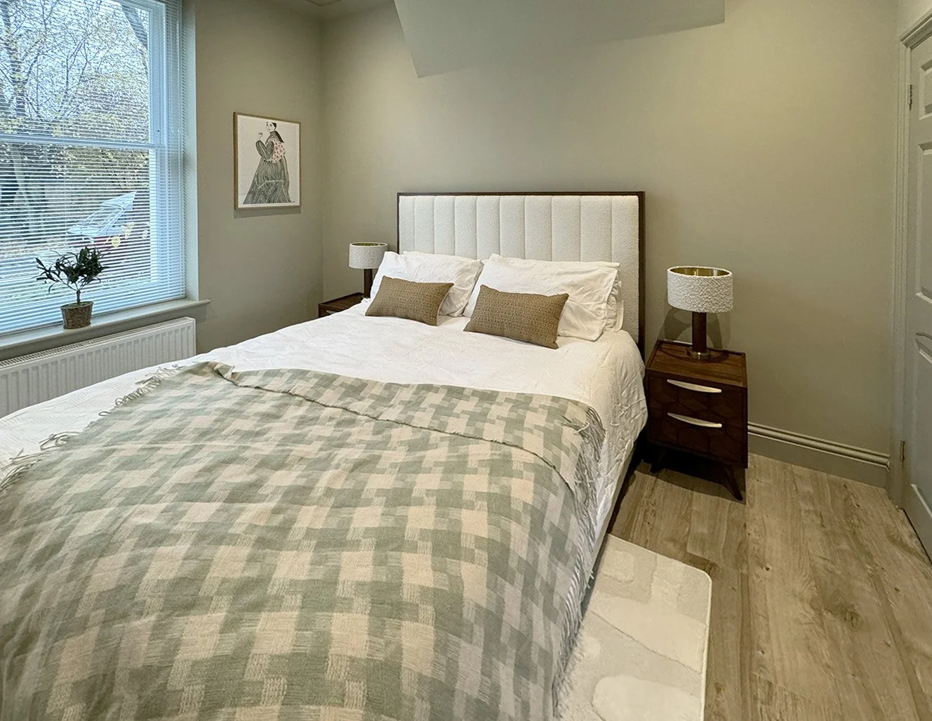 110C Manor avenue_bedroom2a.jpg