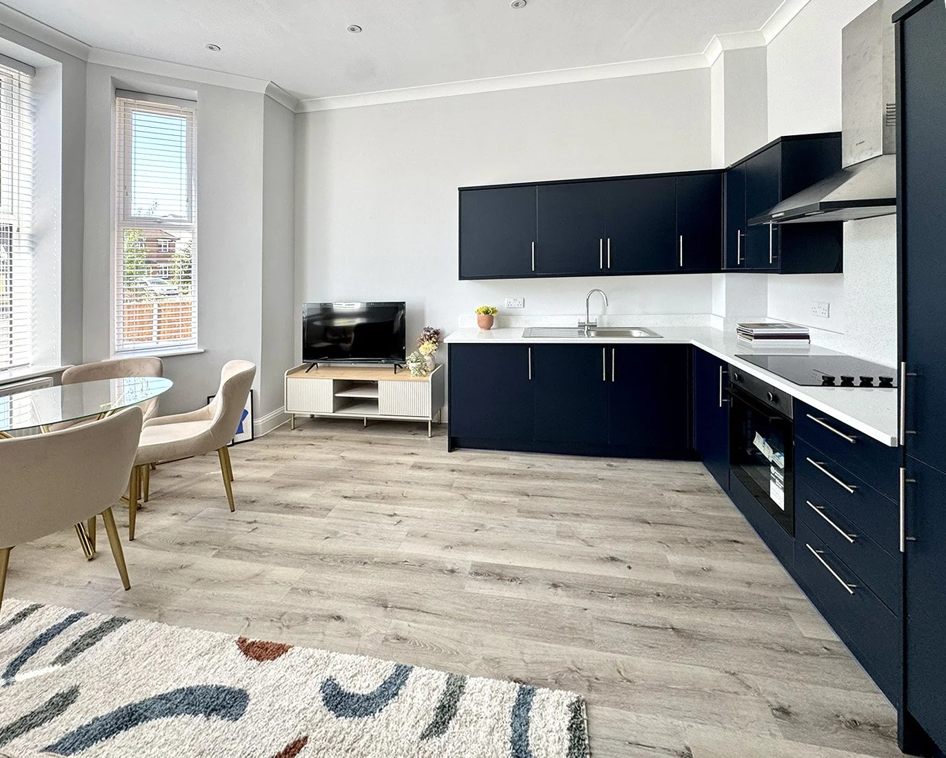 Flat 1 293 Brownhill Road_kitchen.jpg