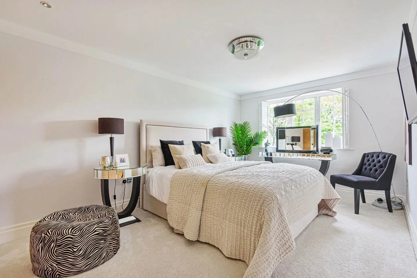 Burton Pynsent House_bedroom.jpg