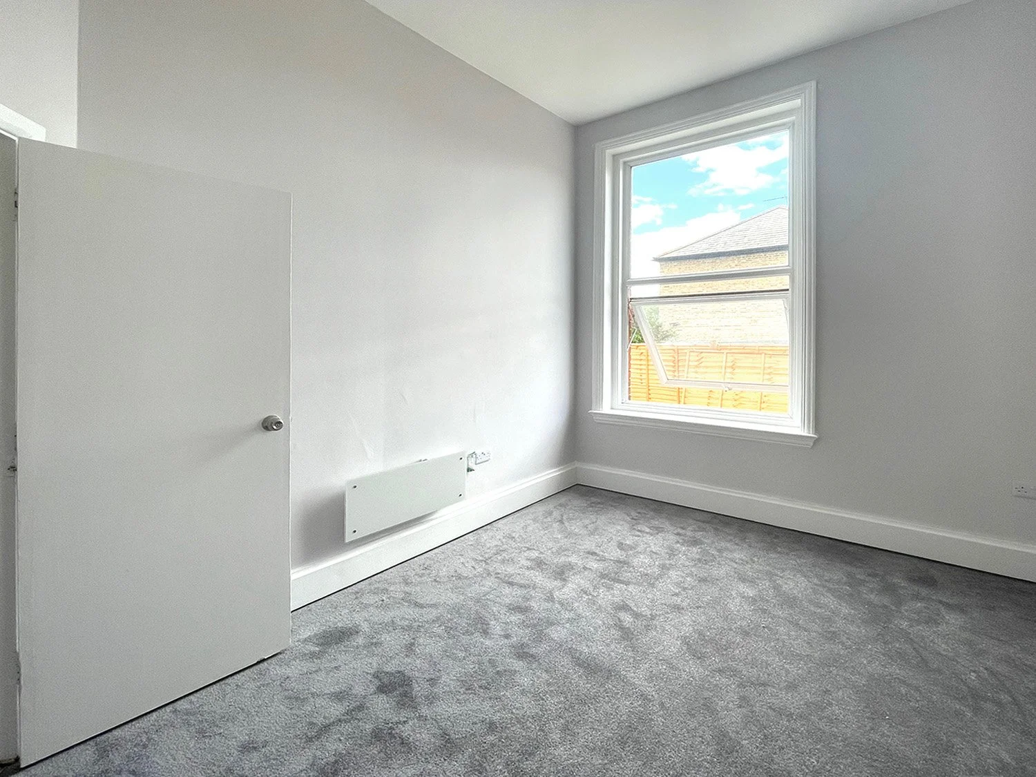 Flat 1 295 Brownhill Road_bedroom.jpg