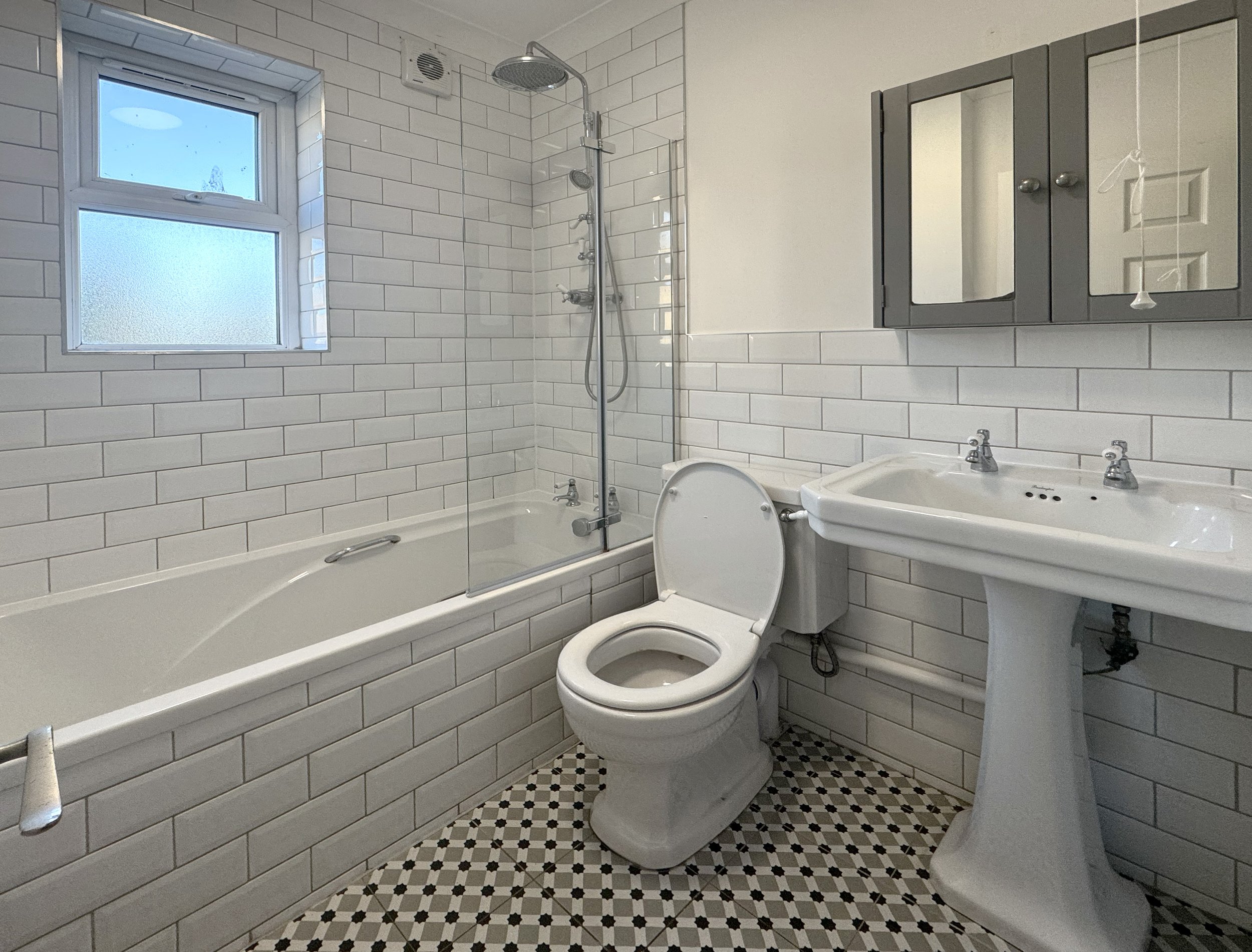 Bathroom_4 Wickham mews.jpg