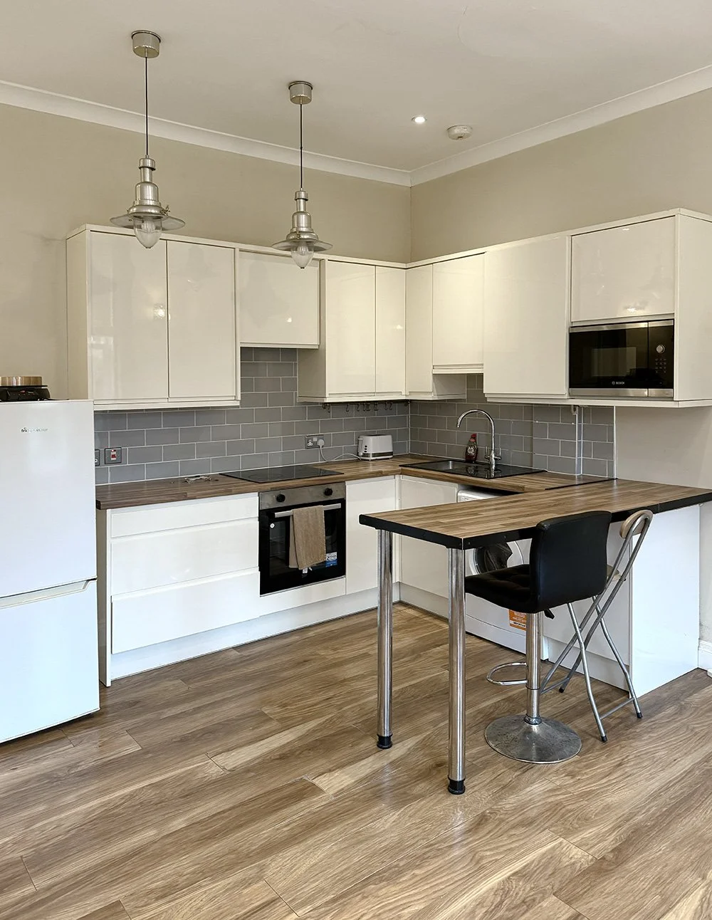 Flat 1 295 Brownhill Road kitchenette kitchen view.jpg