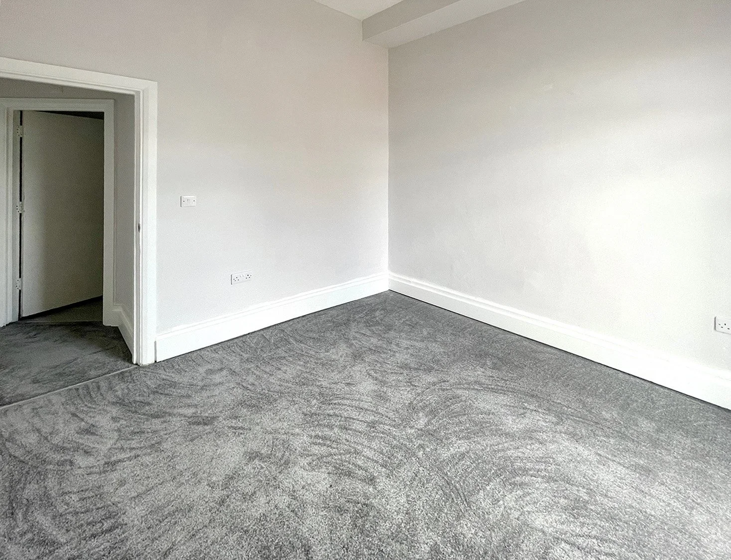 Flat 1 295 Brownhill Road_bedroom1.jpg