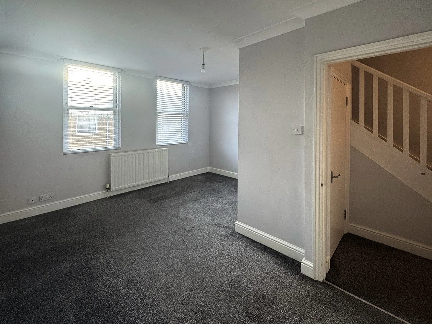 Bedroom2_4 Wickham mews.jpg