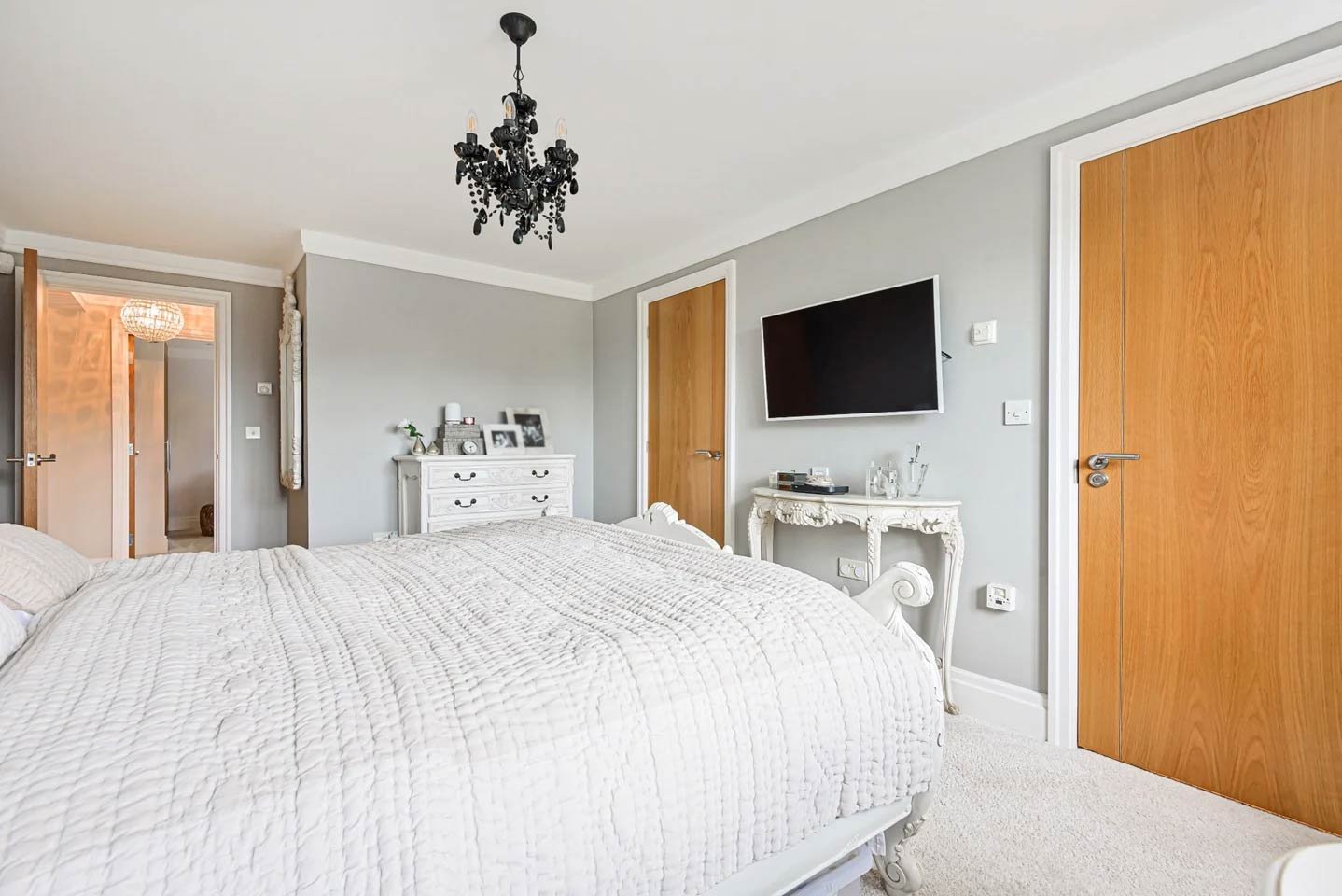 Burton Pynsent House_bedroom2.jpg