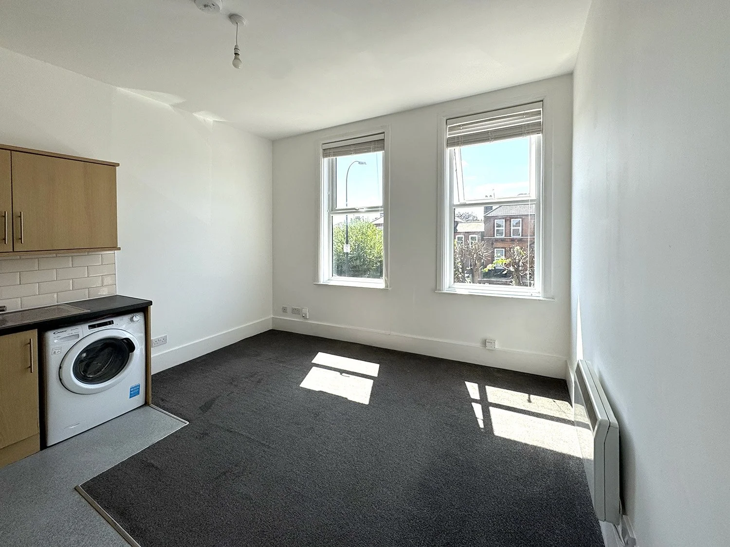 Flat 4 293 Brownhill Road_kitchen.jpg