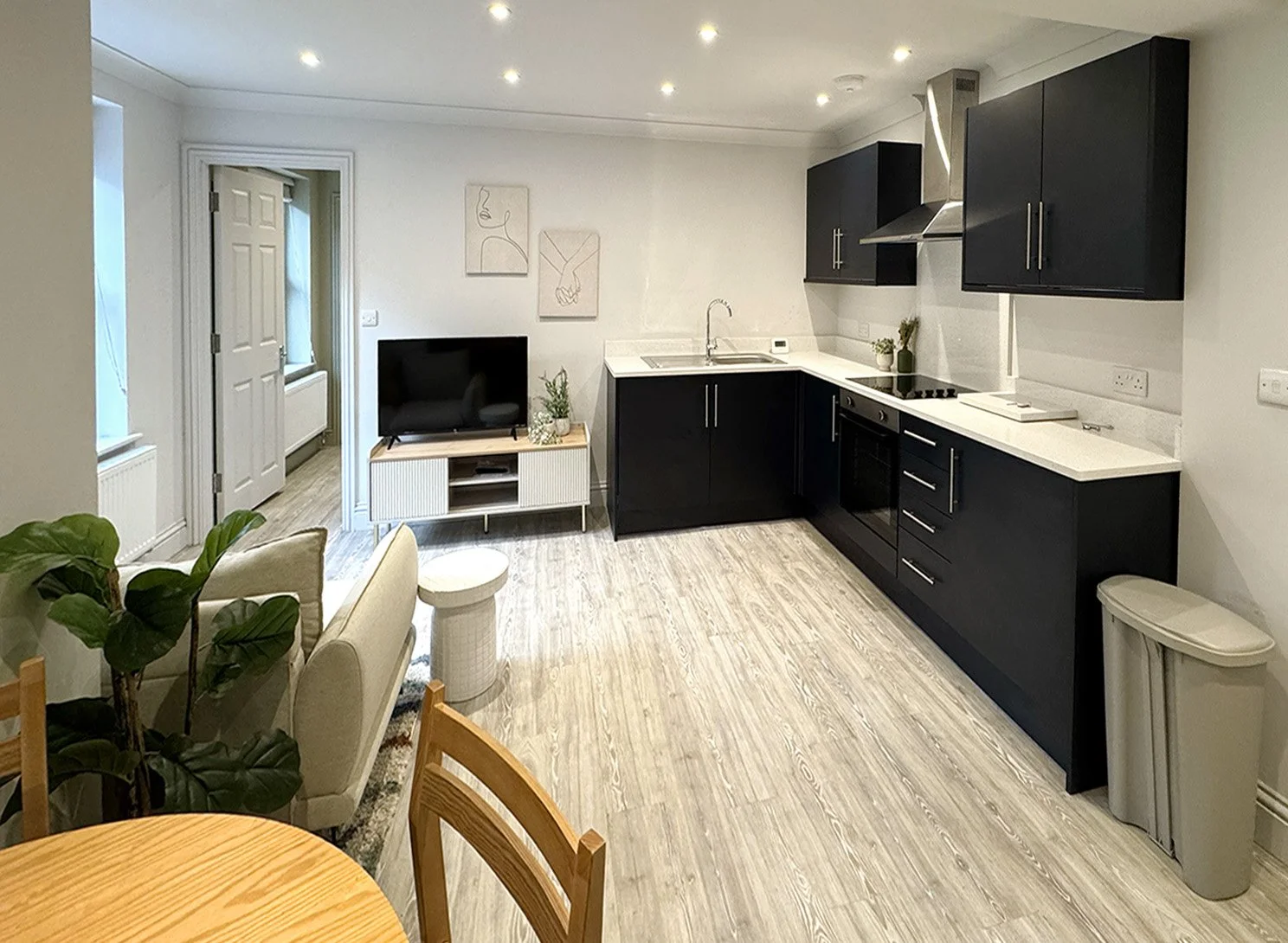 110A Manor Avenue_dining.jpg