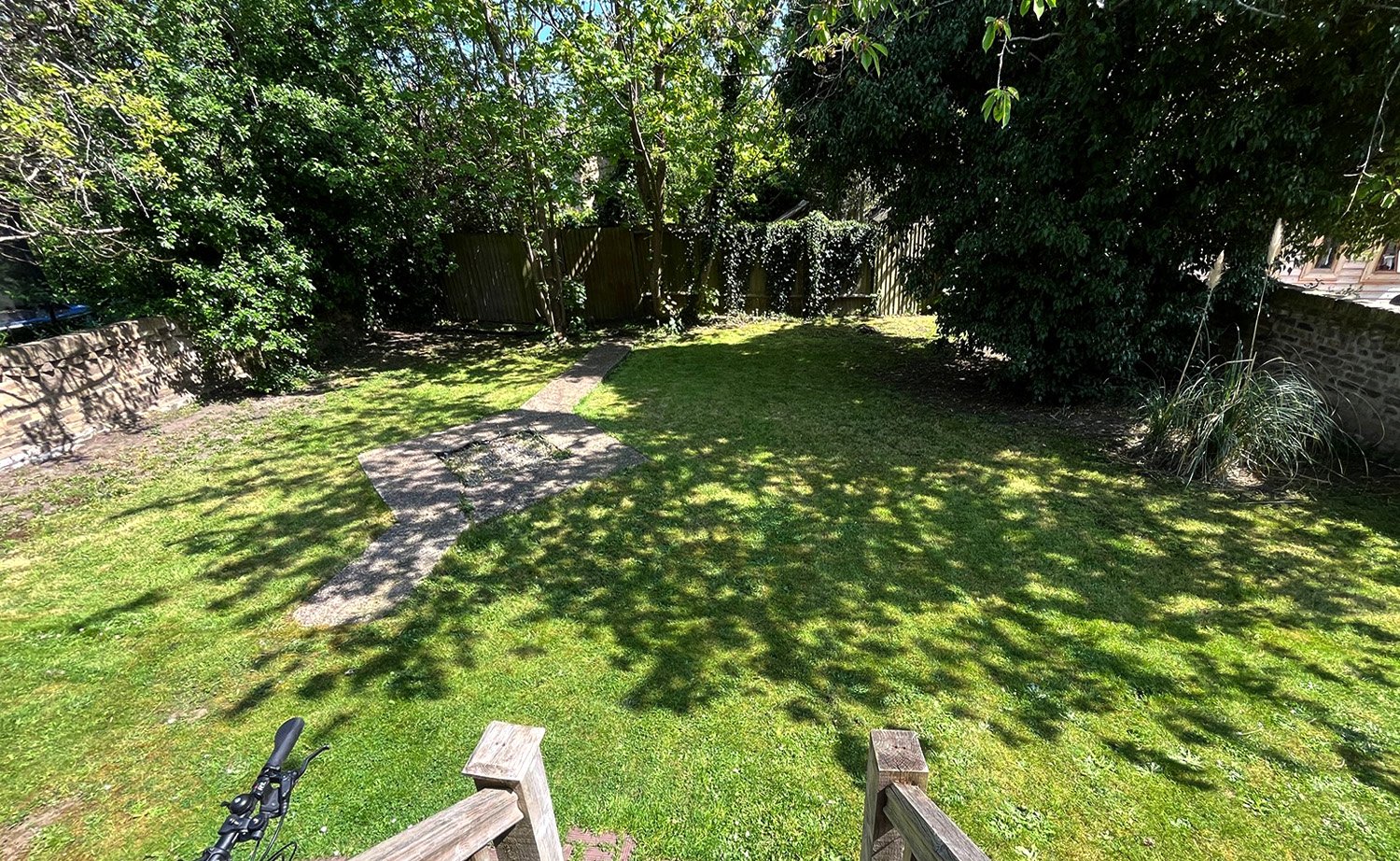 121A Wellmeadow_garden_back.jpg