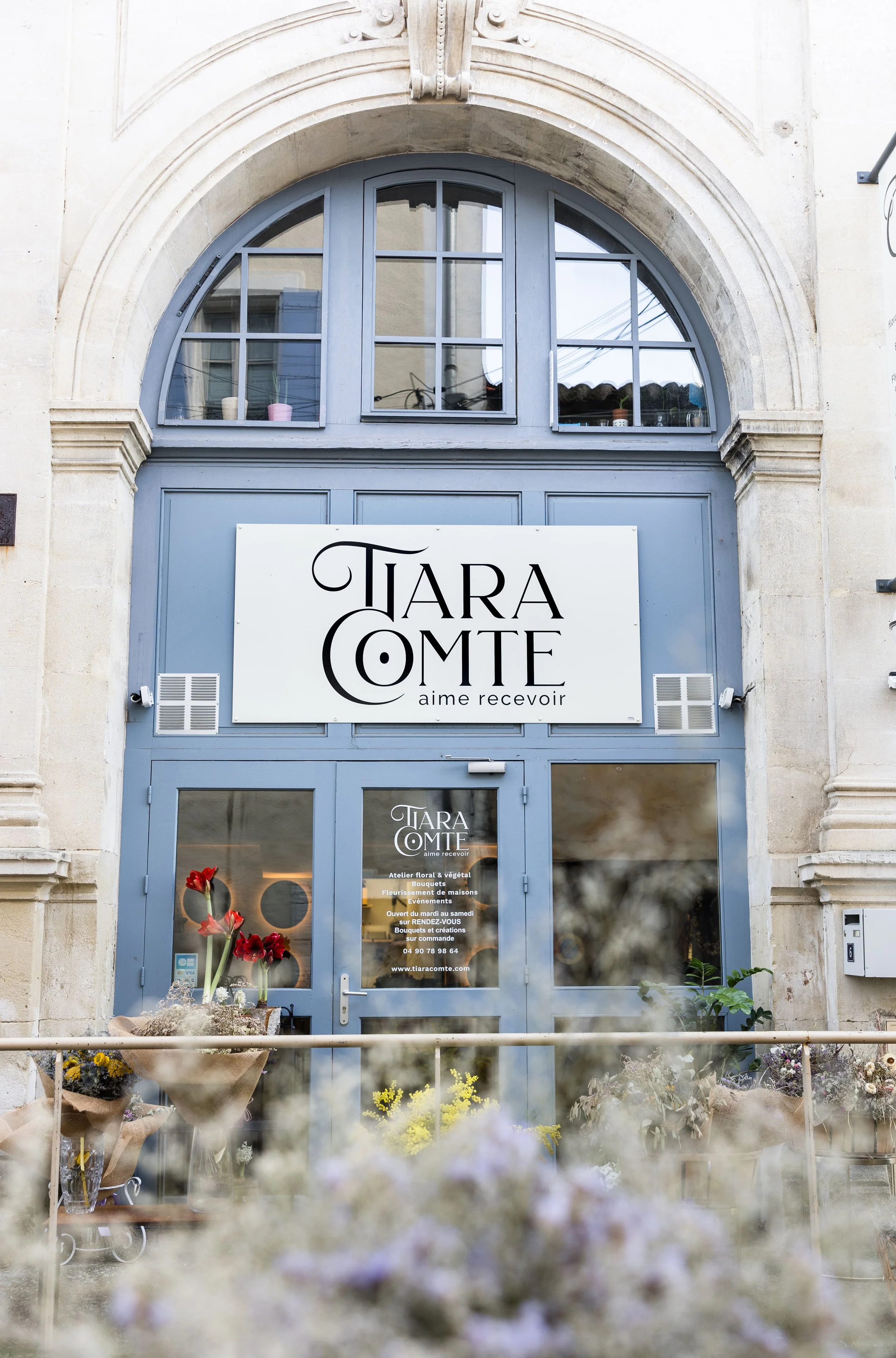 Exterieur d'une boutique fleuriste 