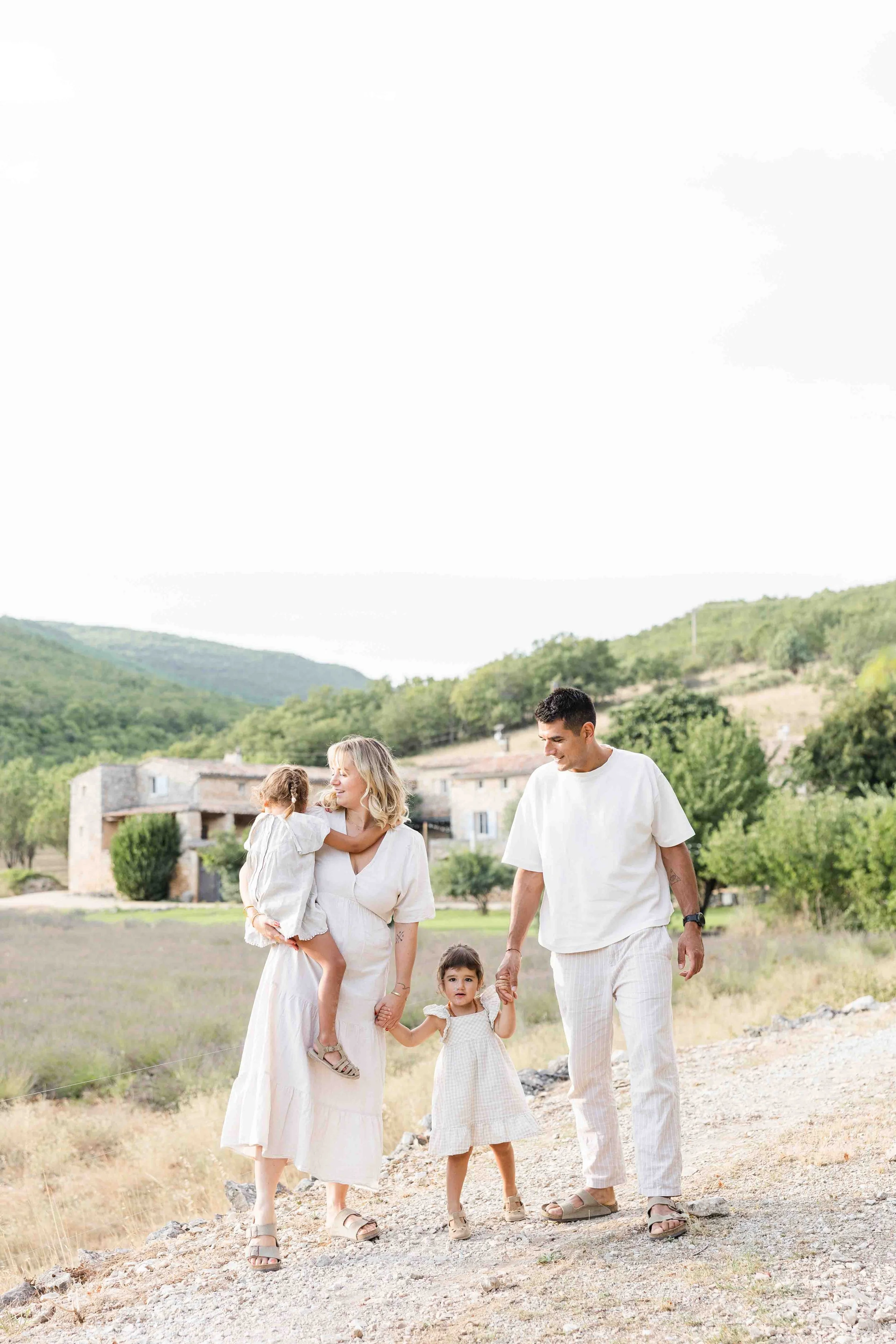 Balade en famille dans les paysages de Provence
