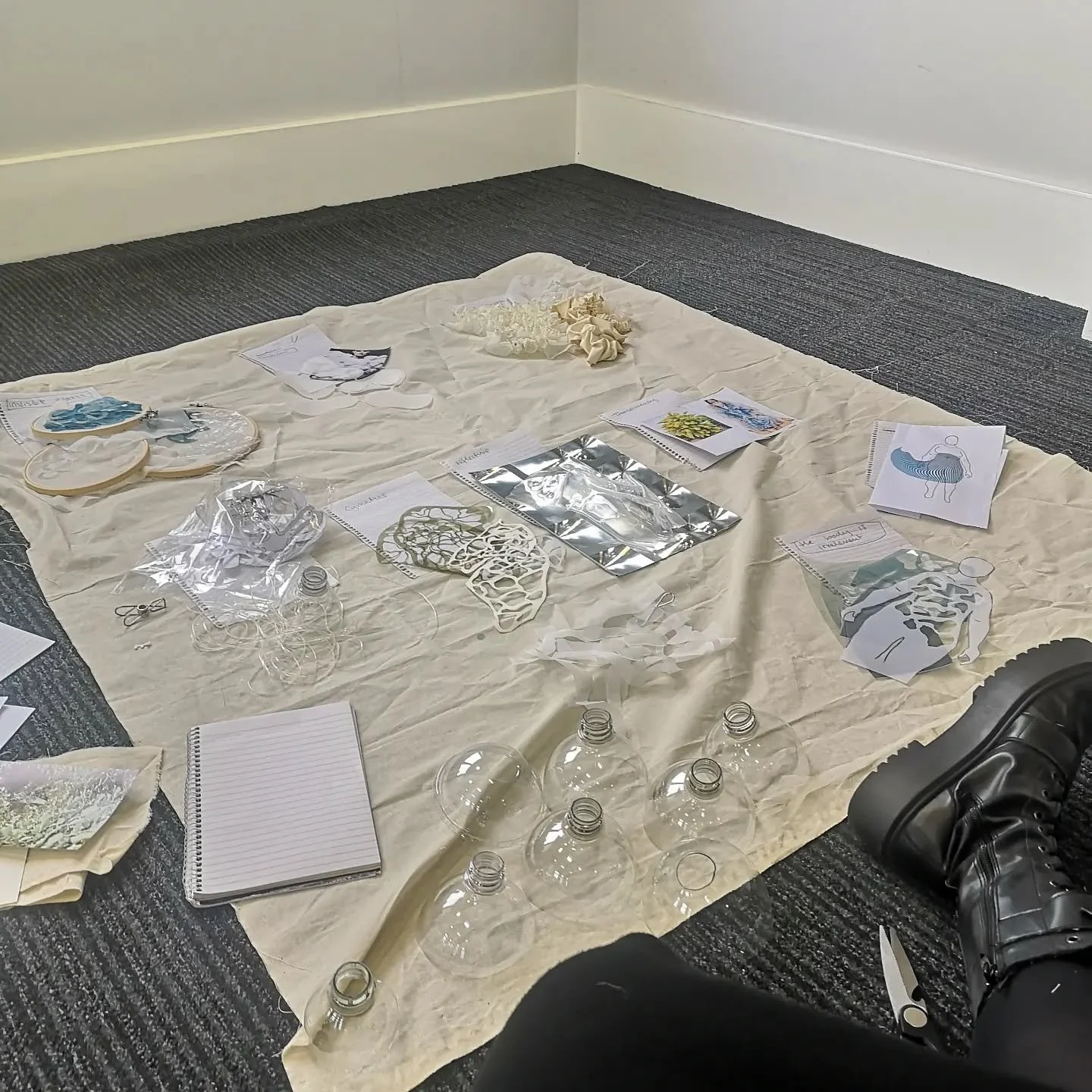 Saturday is about spreading everything out on to the floor @outerspaces.scotland

#art #artprocess #appliedarts #textiles #materialexploration #materialexperiments #wip #artiststudio