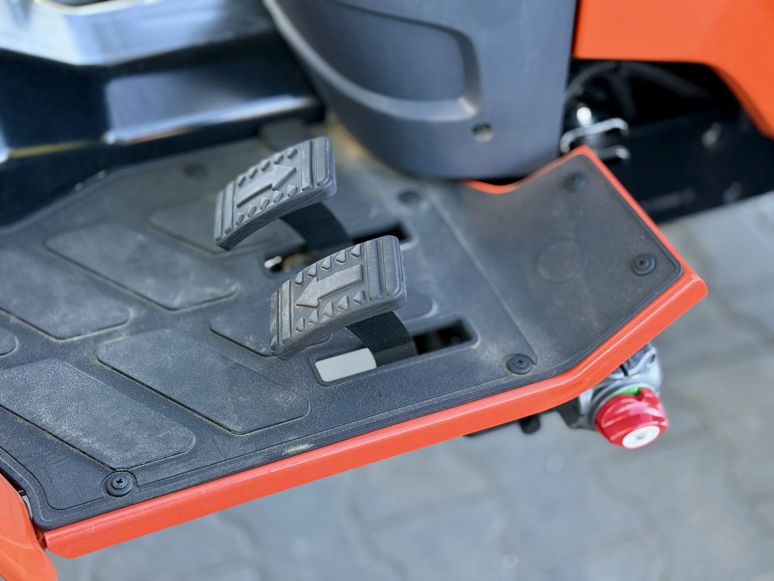 Hinomoto HM-255 idrostatico, pedali avanti e retromarcia – controllo totale giapponese