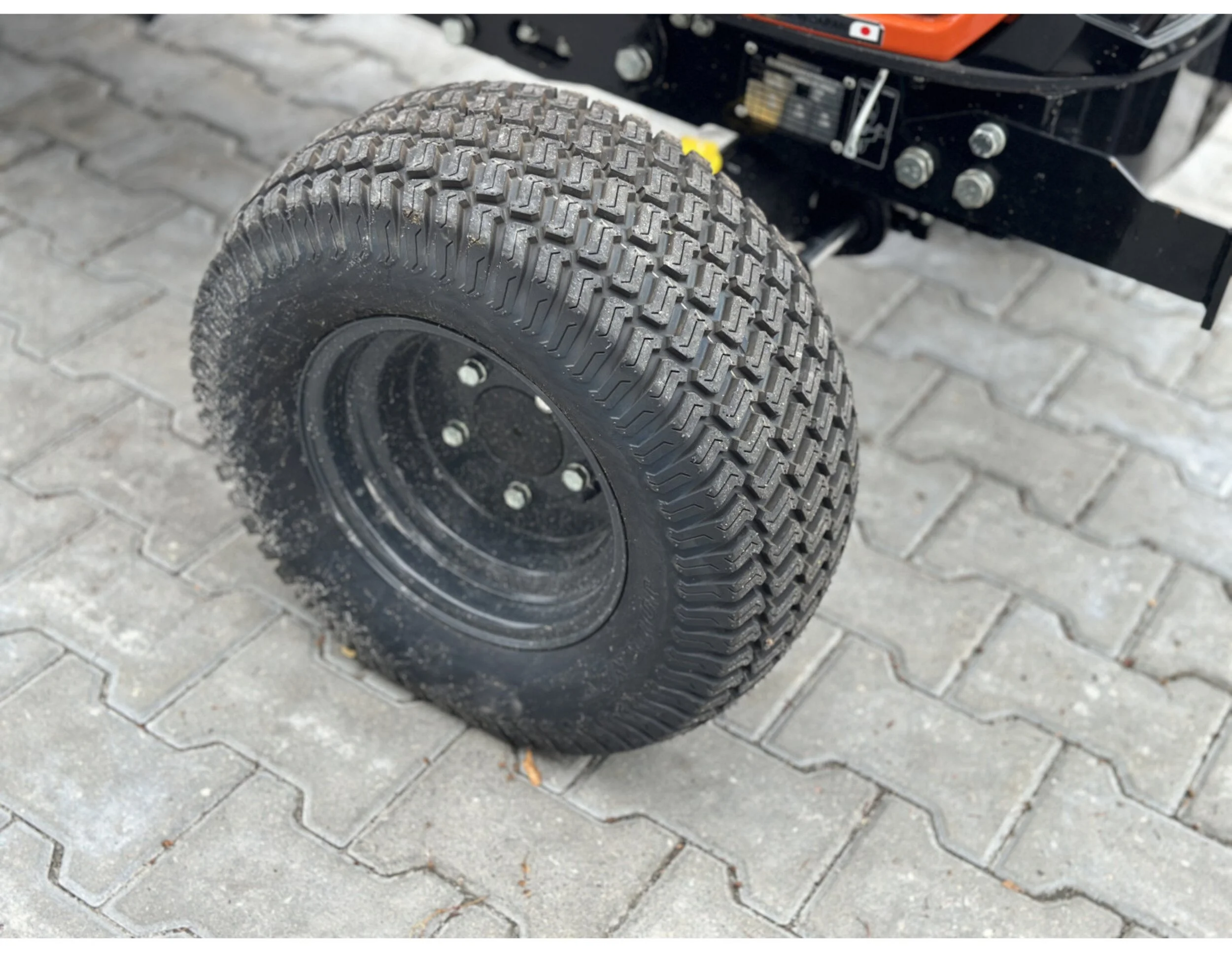 hinomoto-hm-255-hst-with-front-loader (17).jpg