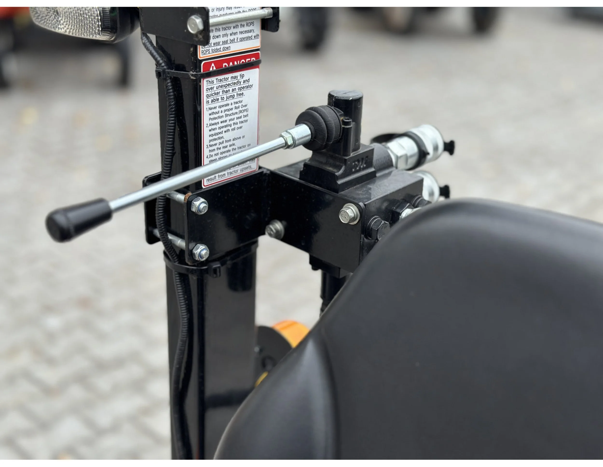 hinomoto-hm-255-hst-with-front-loader (15) (1).jpg