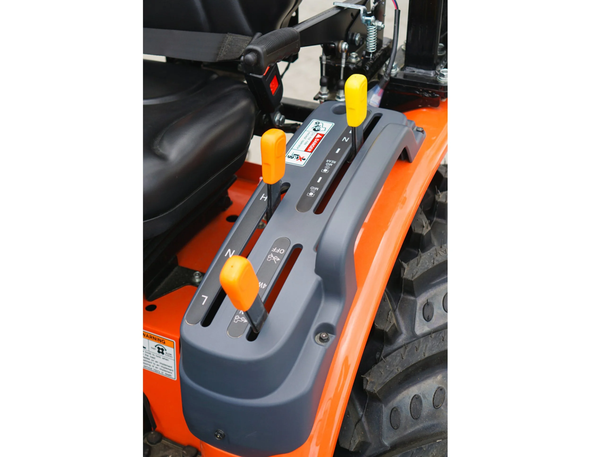 Hinomoto HM-255, postazione operatore vista sinistra – comfort ed ergonomia giapponese