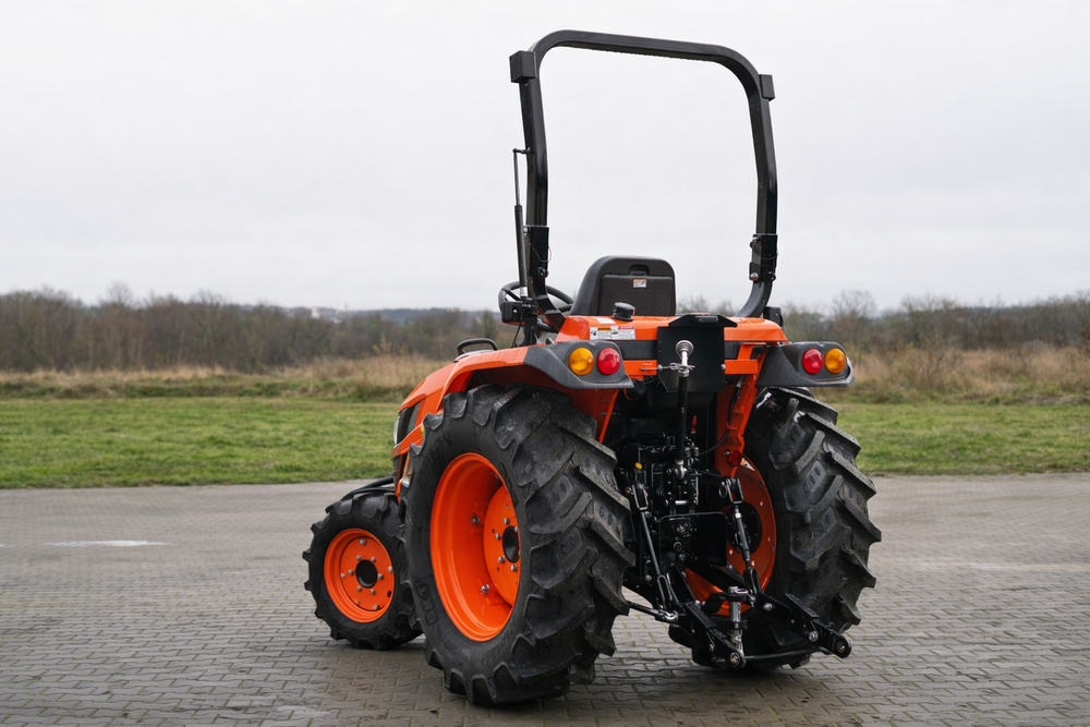 Hinomoto HM-475 senza cabina, vista posteriore – ingegneria giapponese professionale