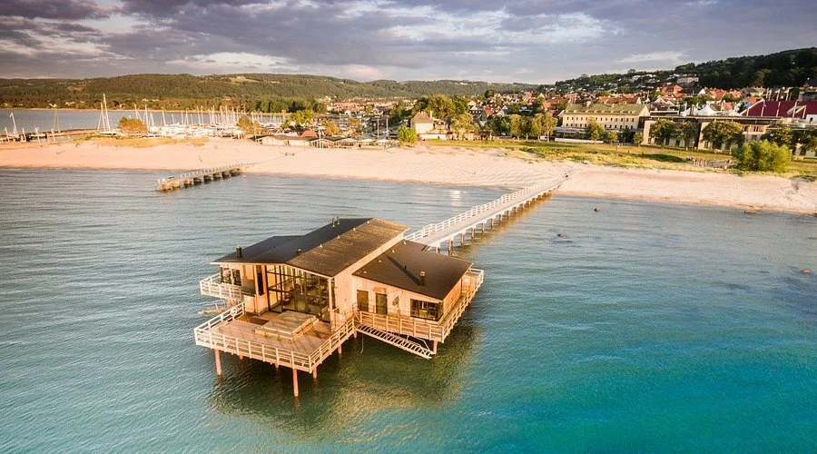 ChatGPT sagde: Teambuilding på Hotel Skansen i Båstad – eksklusive omgivelser direkte ved havet. Kombinér møder og samarbejde med spa, havudsigt og ægte svensk riviera-stemning.