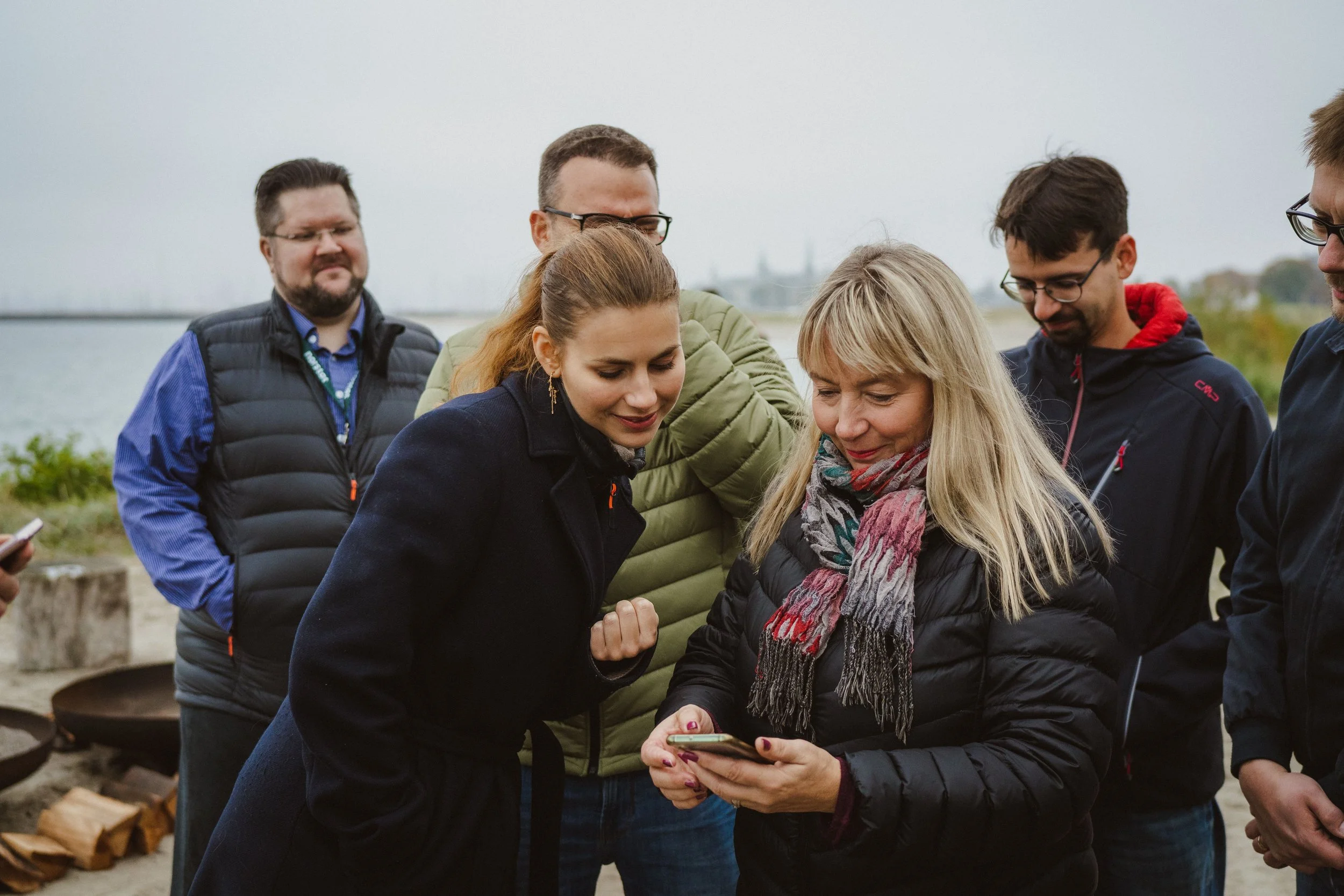 GPS Teamwalk – sjov og interaktiv teambuildingaktivitet i det fri. Kollegaer samarbejder om opgaver og ruter via GPS, der styrker kommunikation og fællesskab.