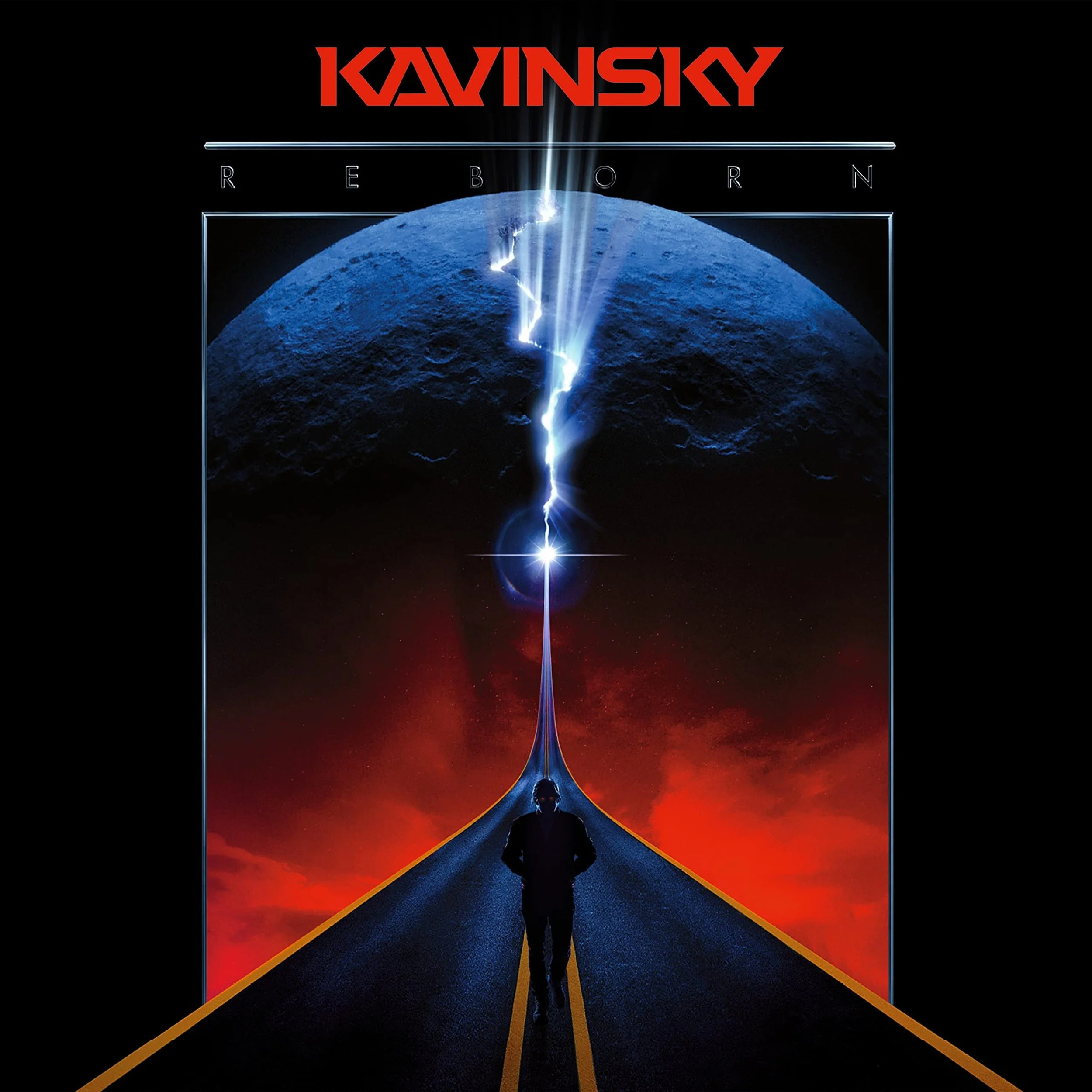 Affiche du film "Reborn" de Kavinsky montrant une route en perspective, un homme en silhouette, un éclair traversant un ciel rouge-orange avec une lune bleue en arrière-plan.