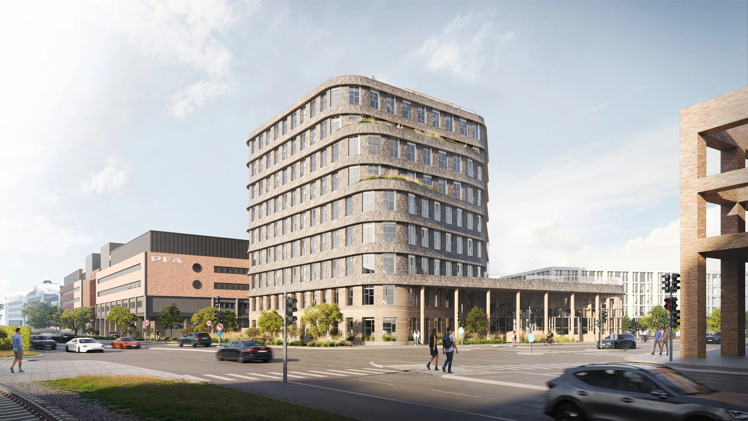 Moderne fler-beboelsesbygning med krøllet facadelook, omgivet af bygningskroppe og en trafikeret gade med biler, cyklister og fodgængere.