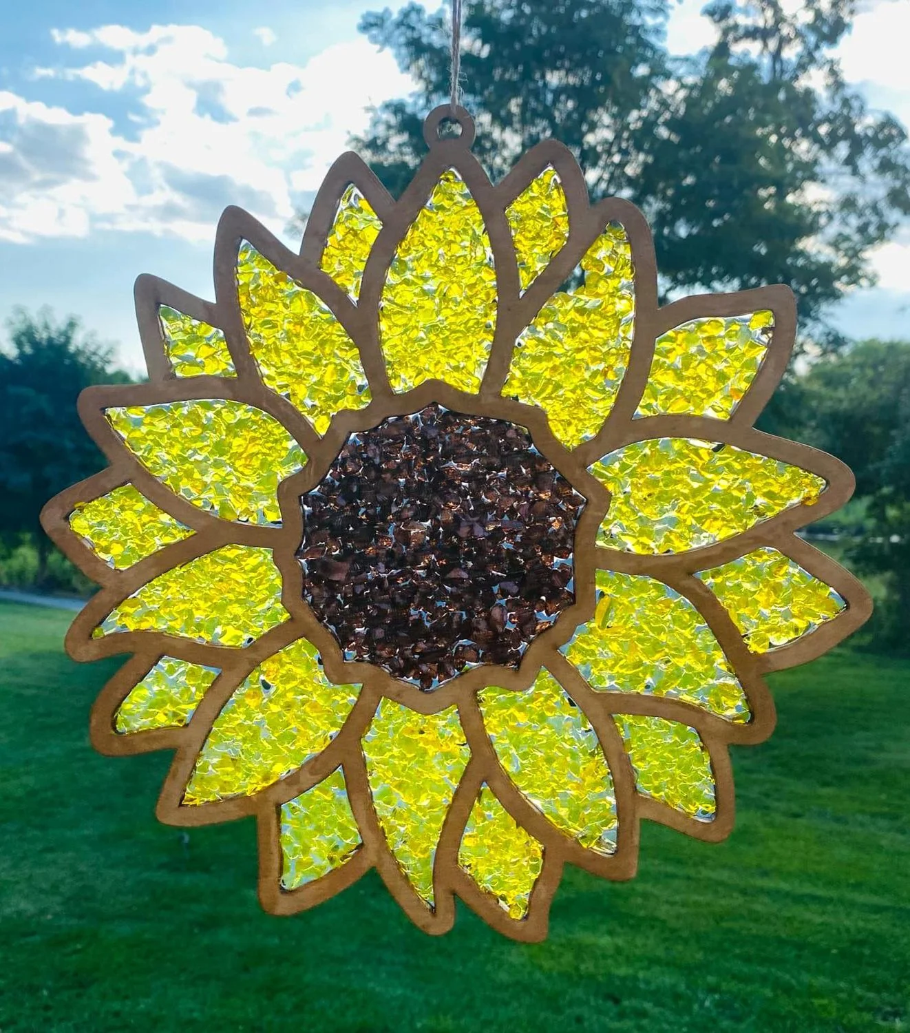 Crushed Stained-Glass SUNFLOWER - Glass and Resin Art