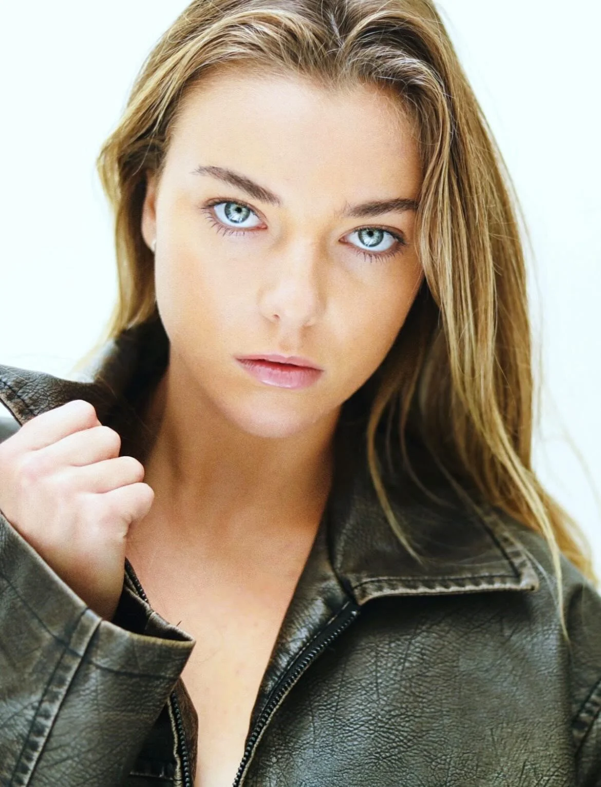 Elfay | Model
ellencoleman00@gmail.com