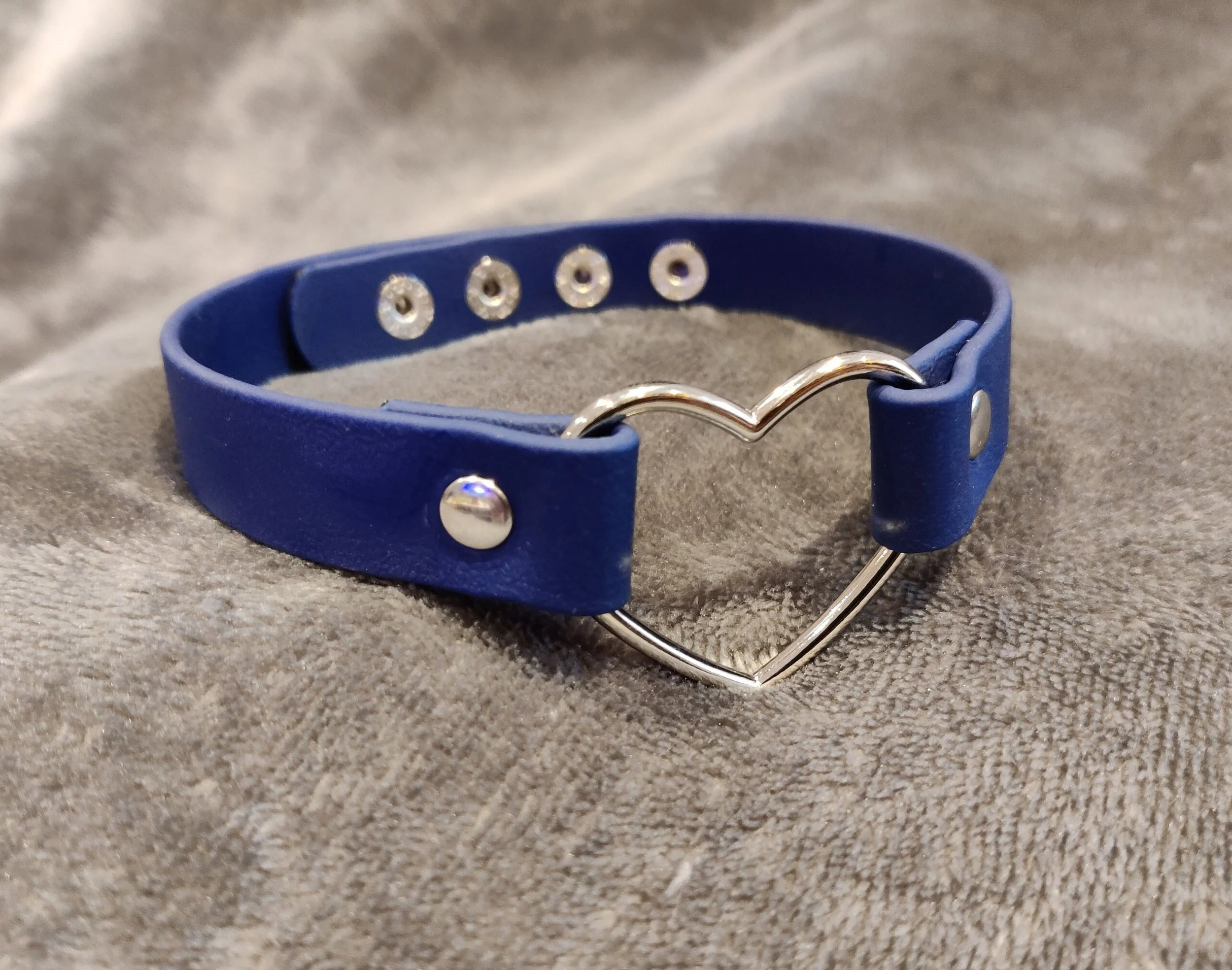 Heart Ring Choker: Vegan Friendly, Choice of Straps and Colours
