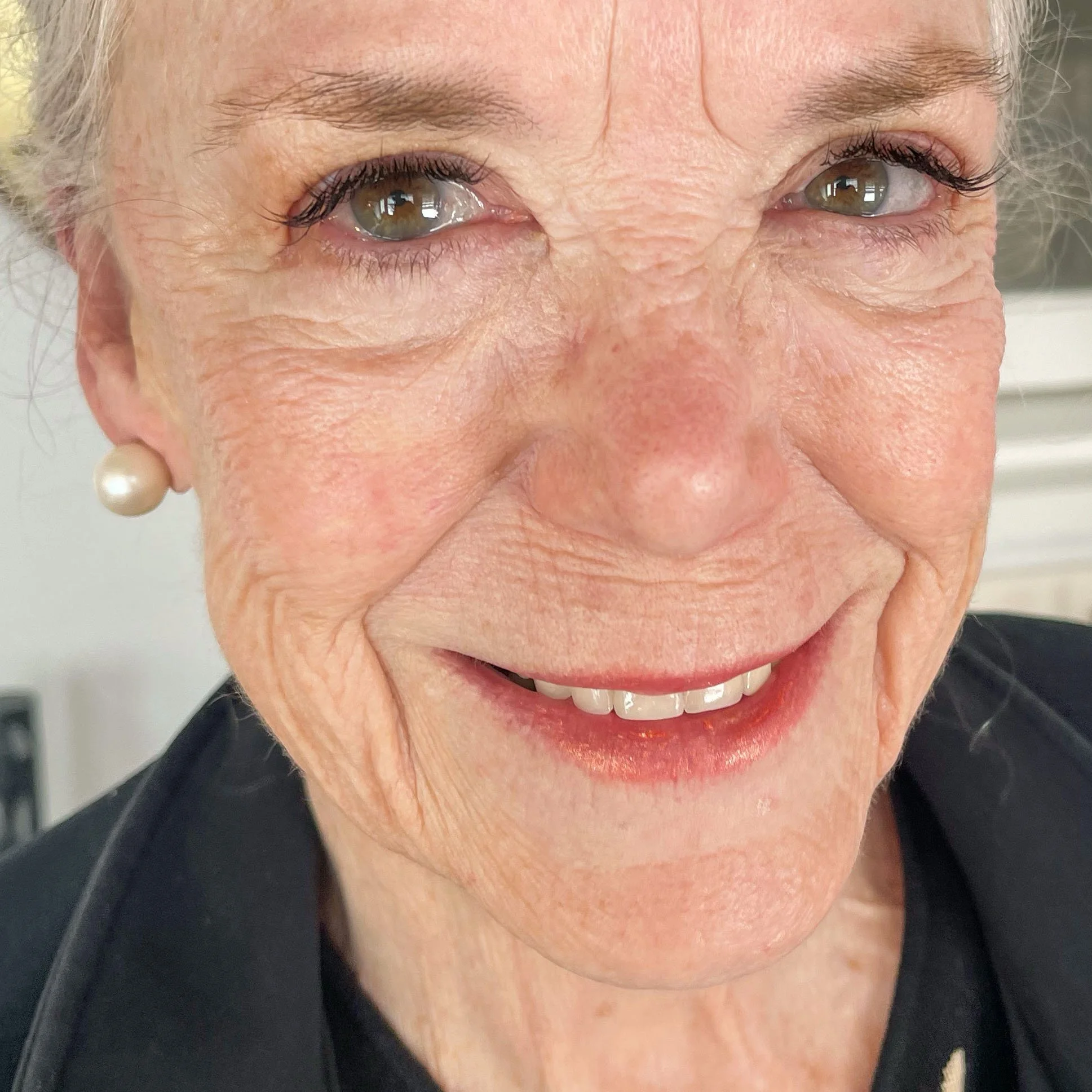 Facetune_30-03-2023-22-08-26 copy.jpg