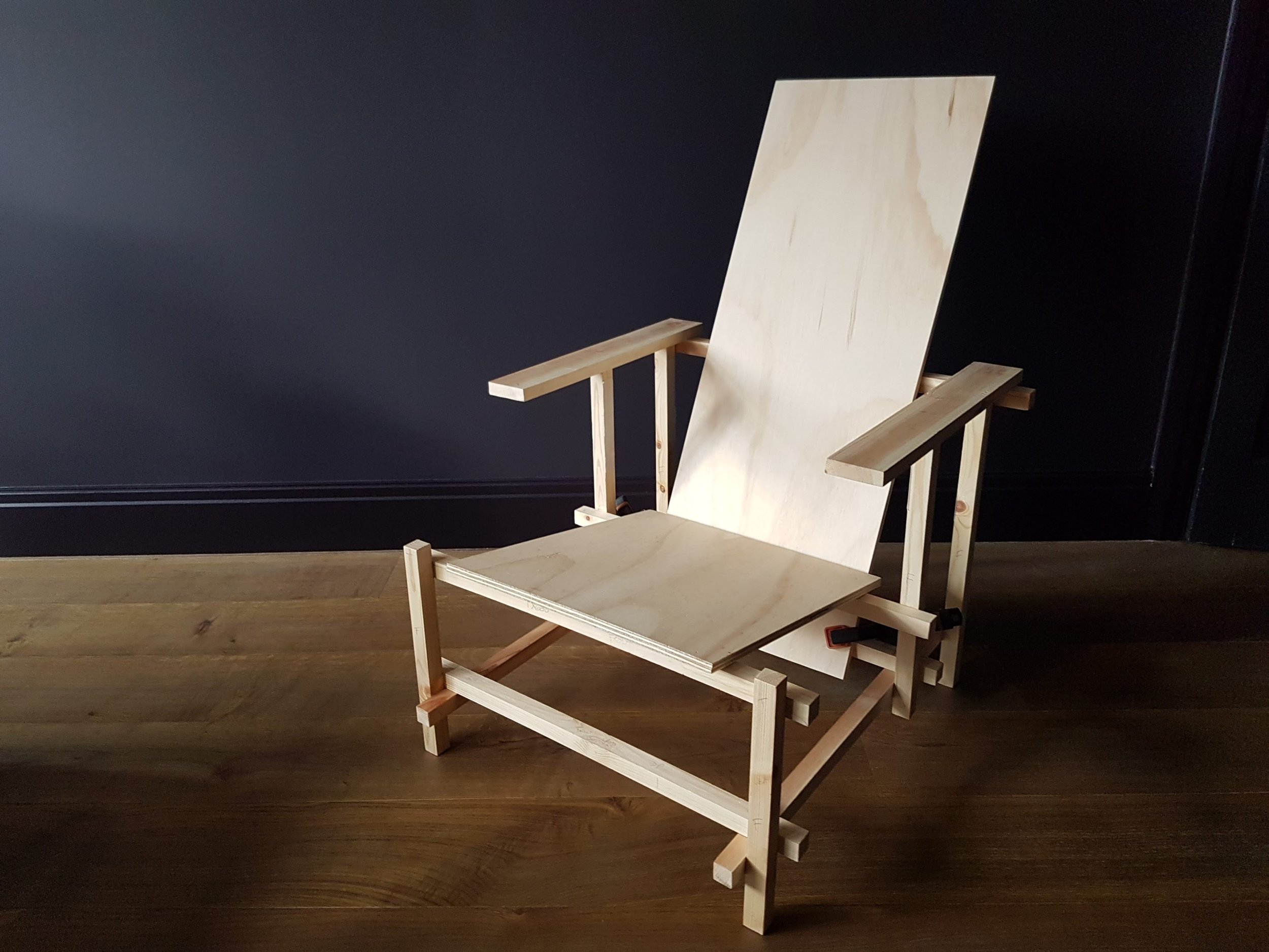 Make your own: Red-Blue chair