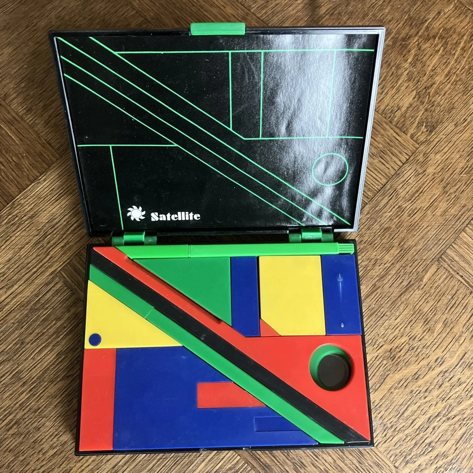 tangram desk set 1.jpeg