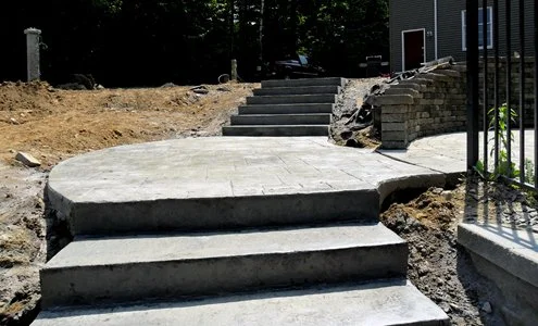 SpartanConcreteServices-ConcreteCurvedStairs-Landing.jpg