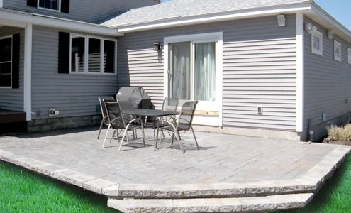 Spartan-Concrete-Services-StampConcretePatio-decorative-edge-step.jpg