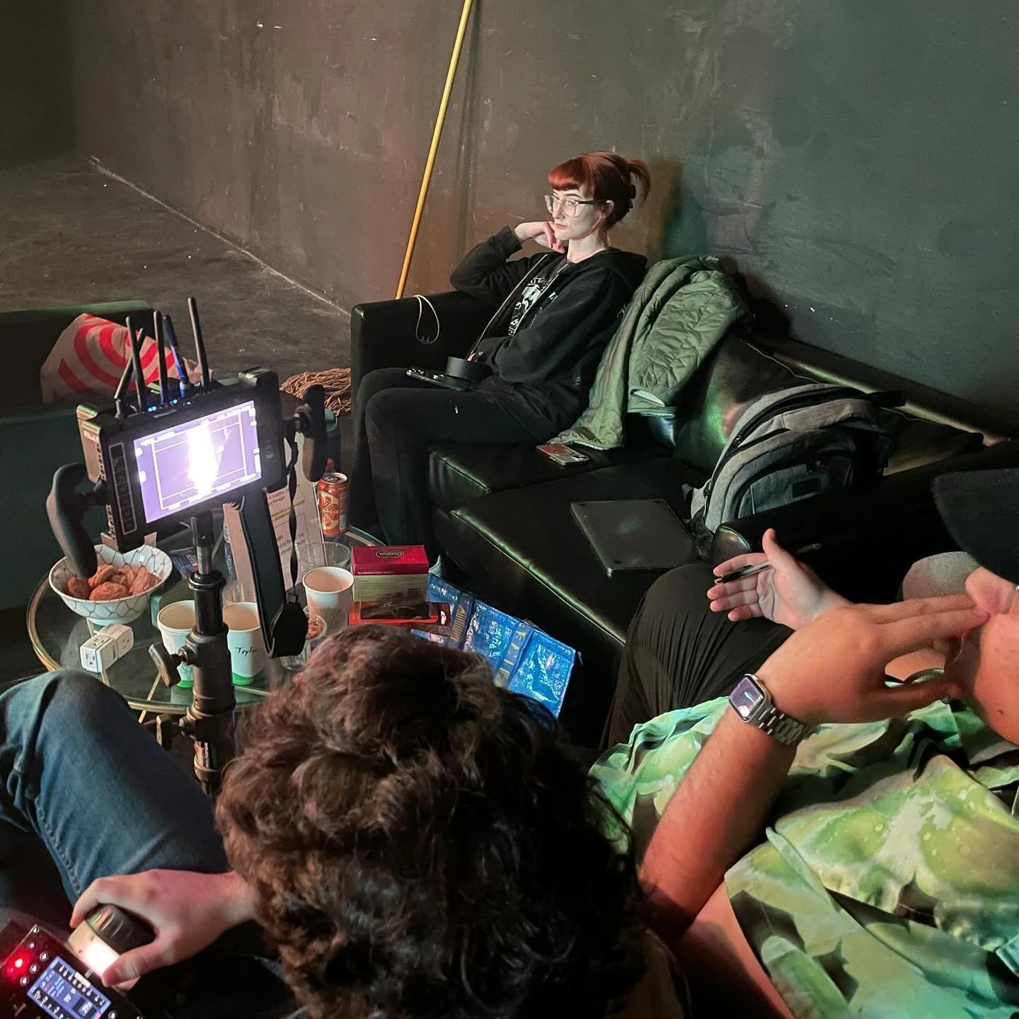 FIRST FEATURE OFFICIALLY WRAPPED! 🤩🥳😍🥹
Day 2/3 and Day 3/3 shooting 2nd Unit for @theladderfilm! Chasing mailmen w Cassie, six sternos under a hotel pan, high winds, water tank in a black box studio (@beelectricstudio), a commercial in @medusaart