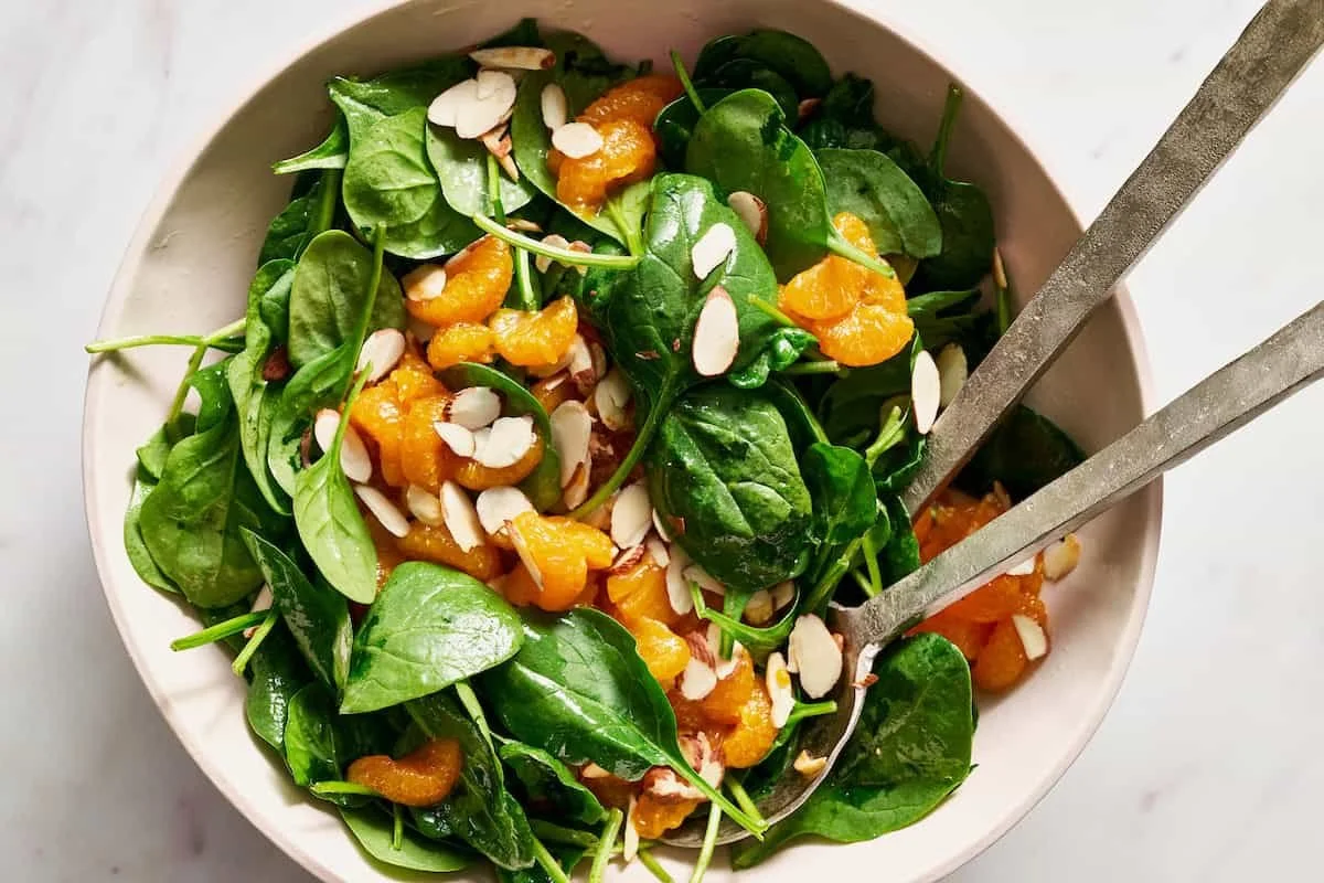 Spinach with mandarin oranges (per person)