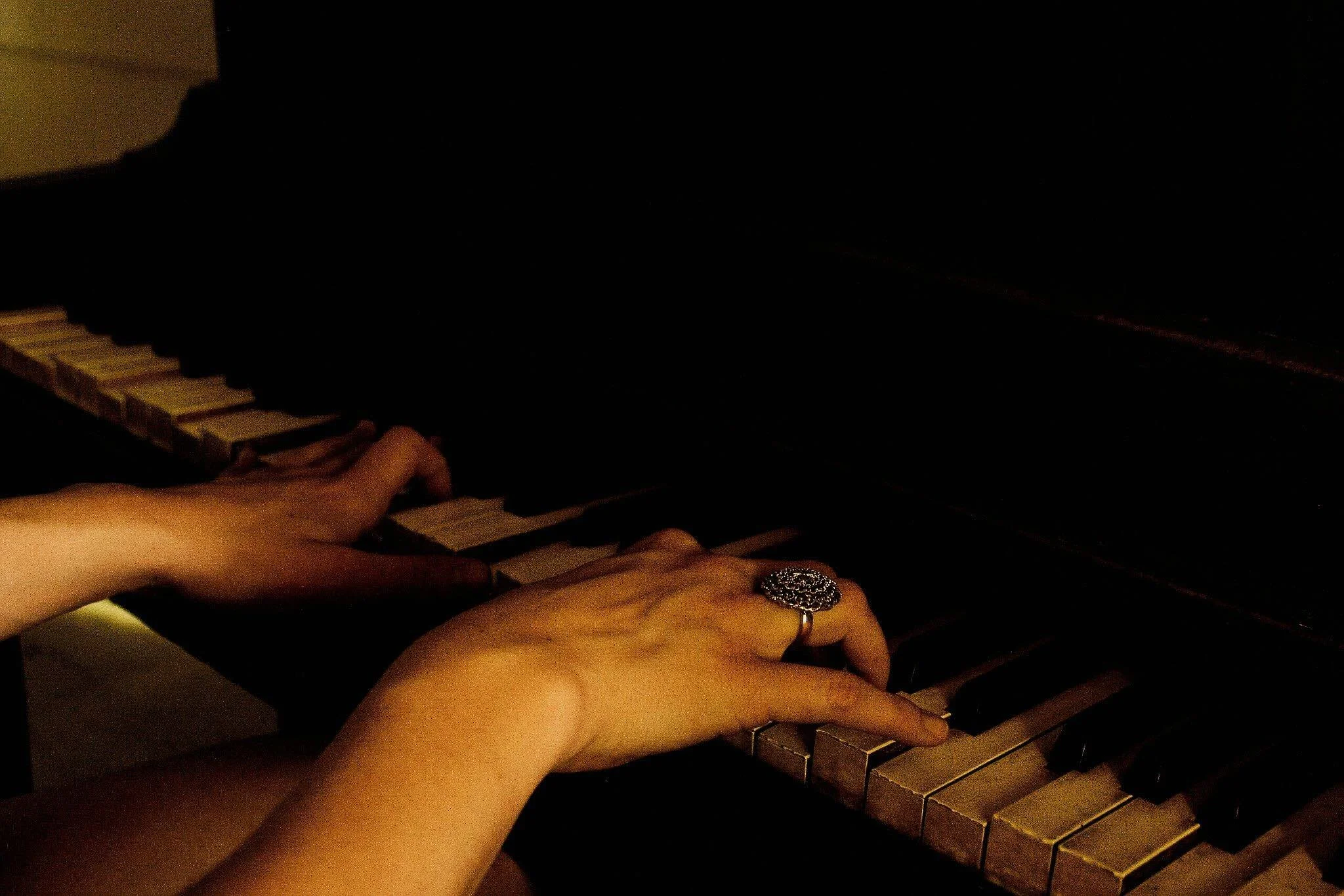 colleenpiano.jpg