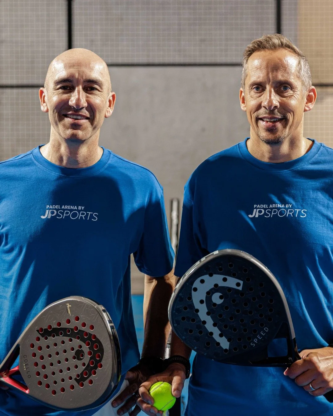 Die Gesichter hinter unserer Padel Arena: P&auml;de und J&uuml;rg sind selbst begeisterete Sportler und verwirklichen sich mit der Er&ouml;ffnung unserer Padel Courts einen Traum und freuen sich auf deinen Besuch! 🎾

#movecity #padel