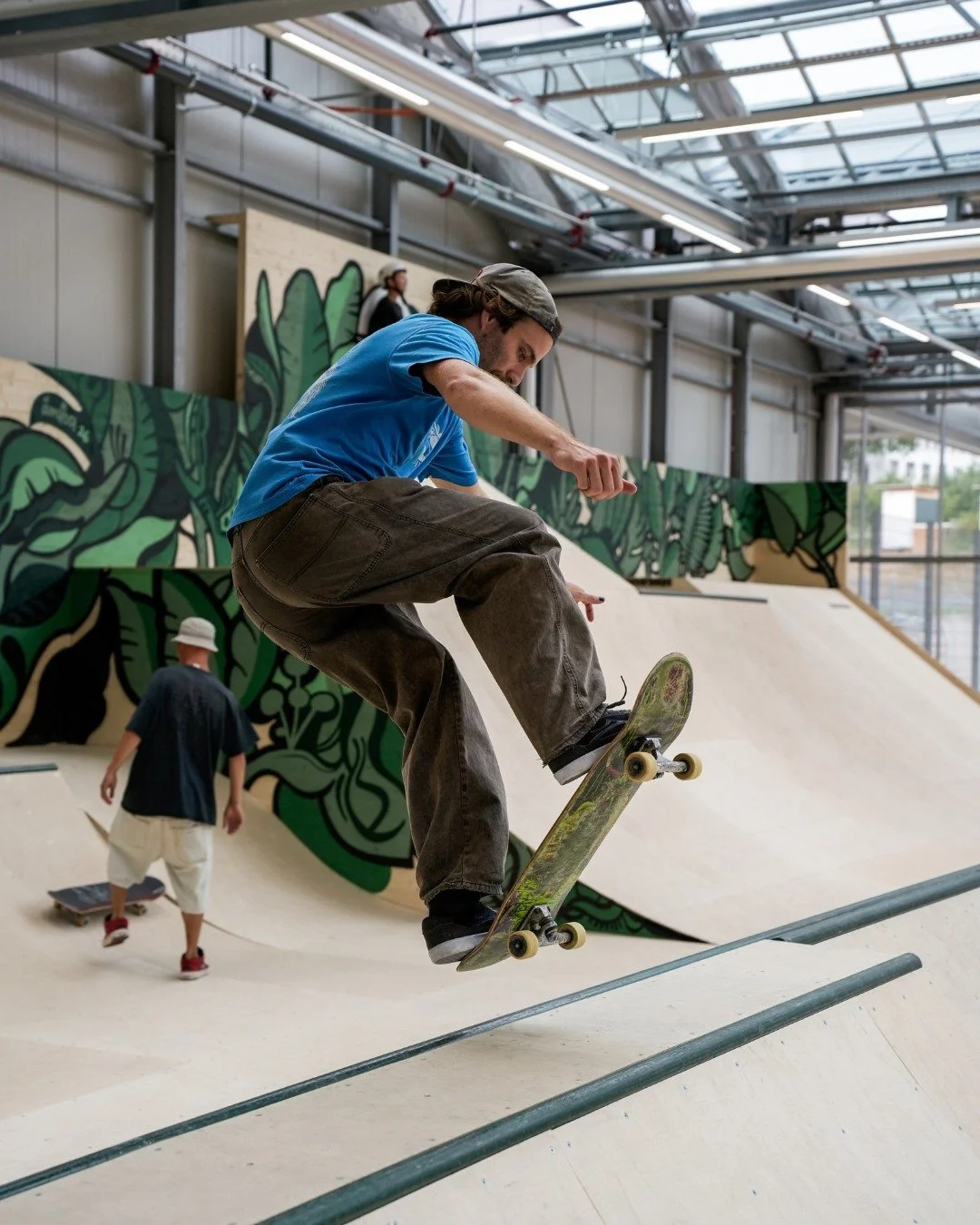 Skaten bedeutet &uuml;ben, wiederholen und dranbleiben. 🛹
Neue Lines ausprobieren, an Tricks arbeiten und Schritt f&uuml;r Schritt besser werden.
Genau daf&uuml;r ist unser Freestyle Park da.

#MOVECITY #Skateboarding #FreestylePark